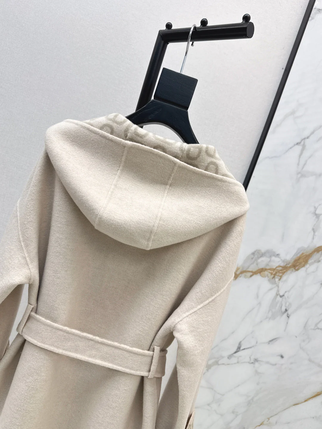 Her 25fw cashmere coat