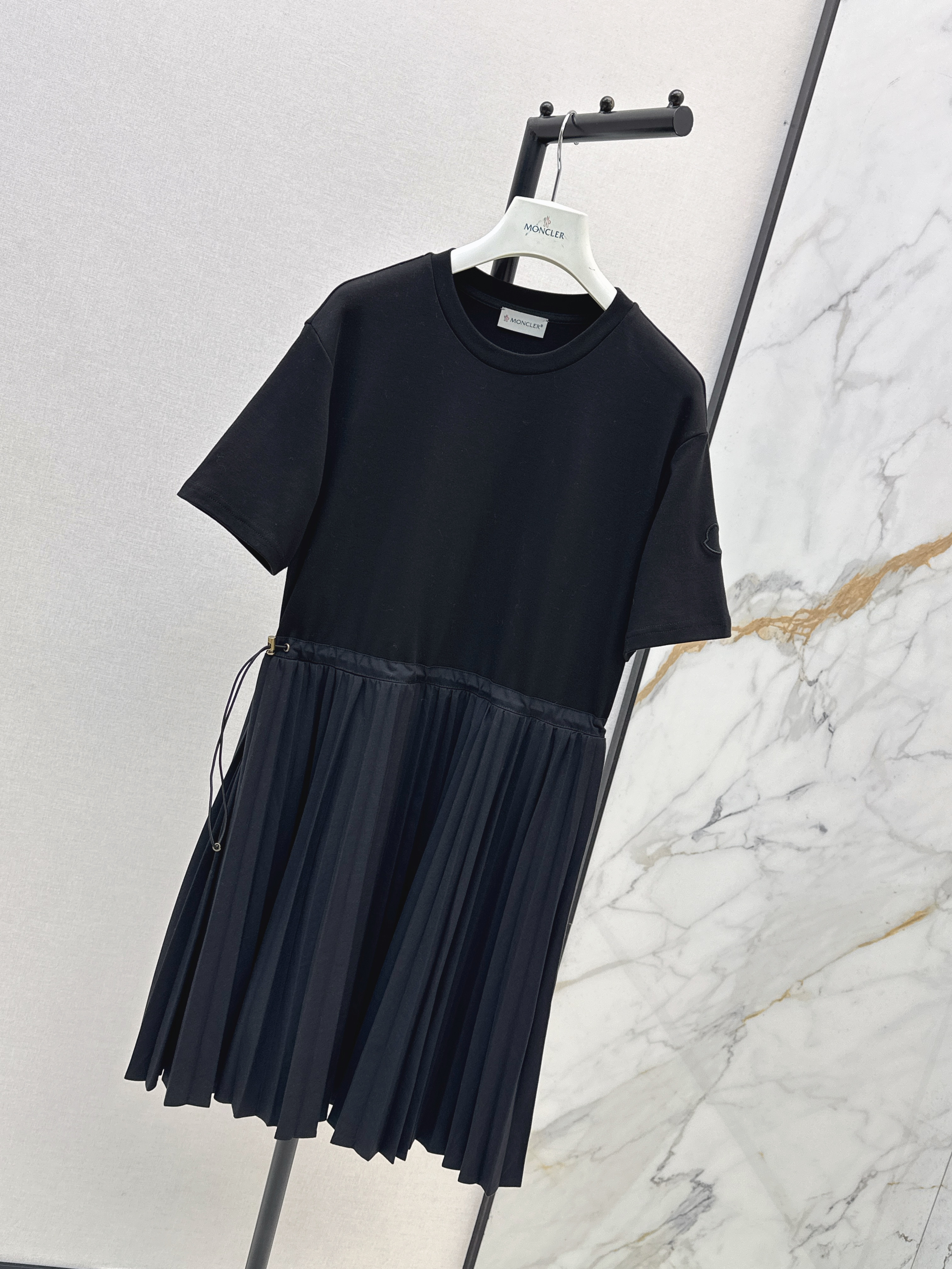 Monc 26ss contact pleated dress
