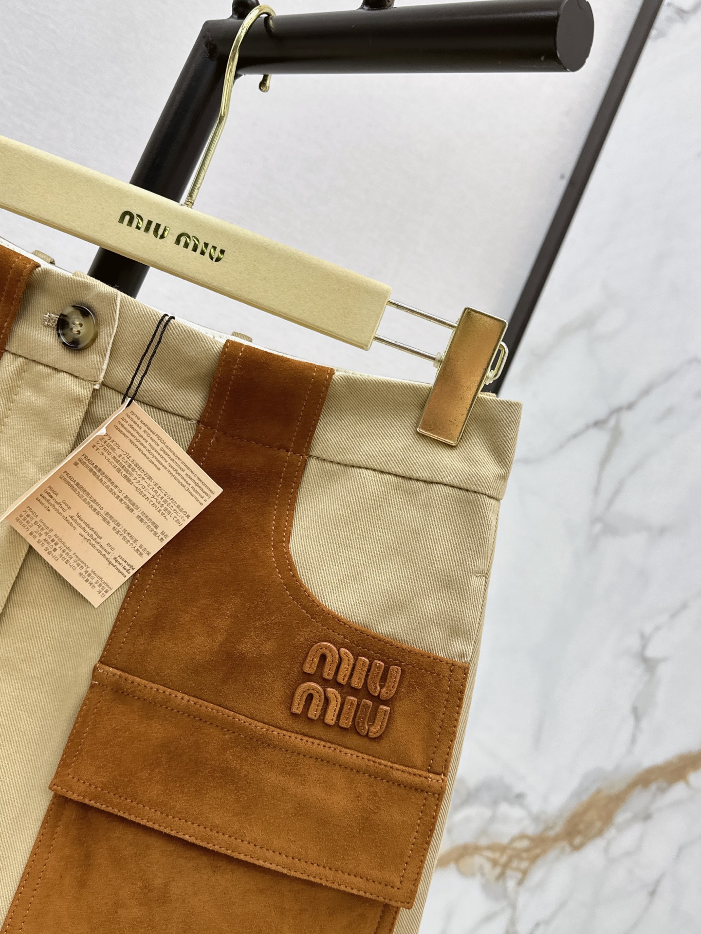 Miu 26ss contract suede mini skirt