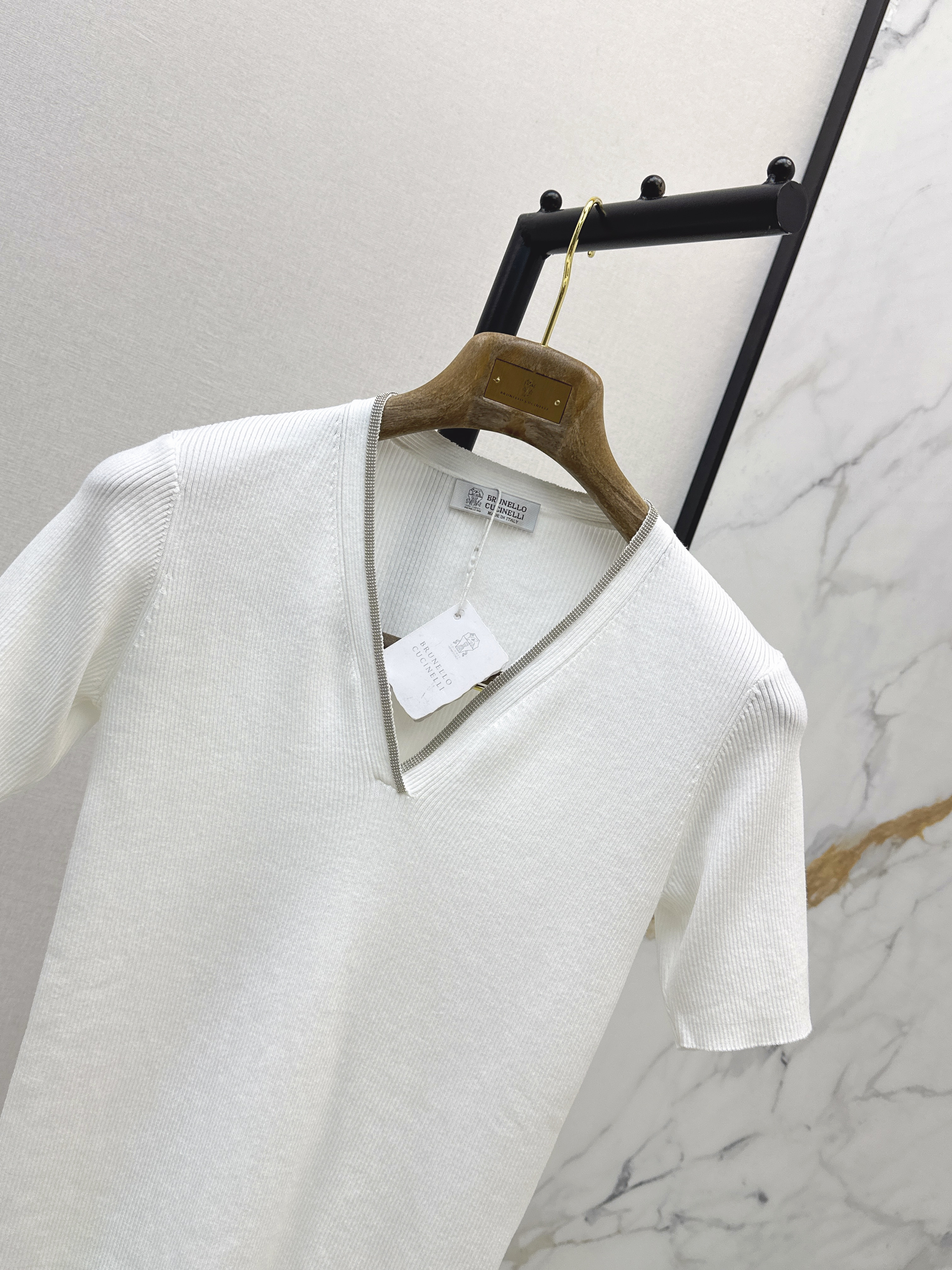 Brun 26ss v-neck knit top