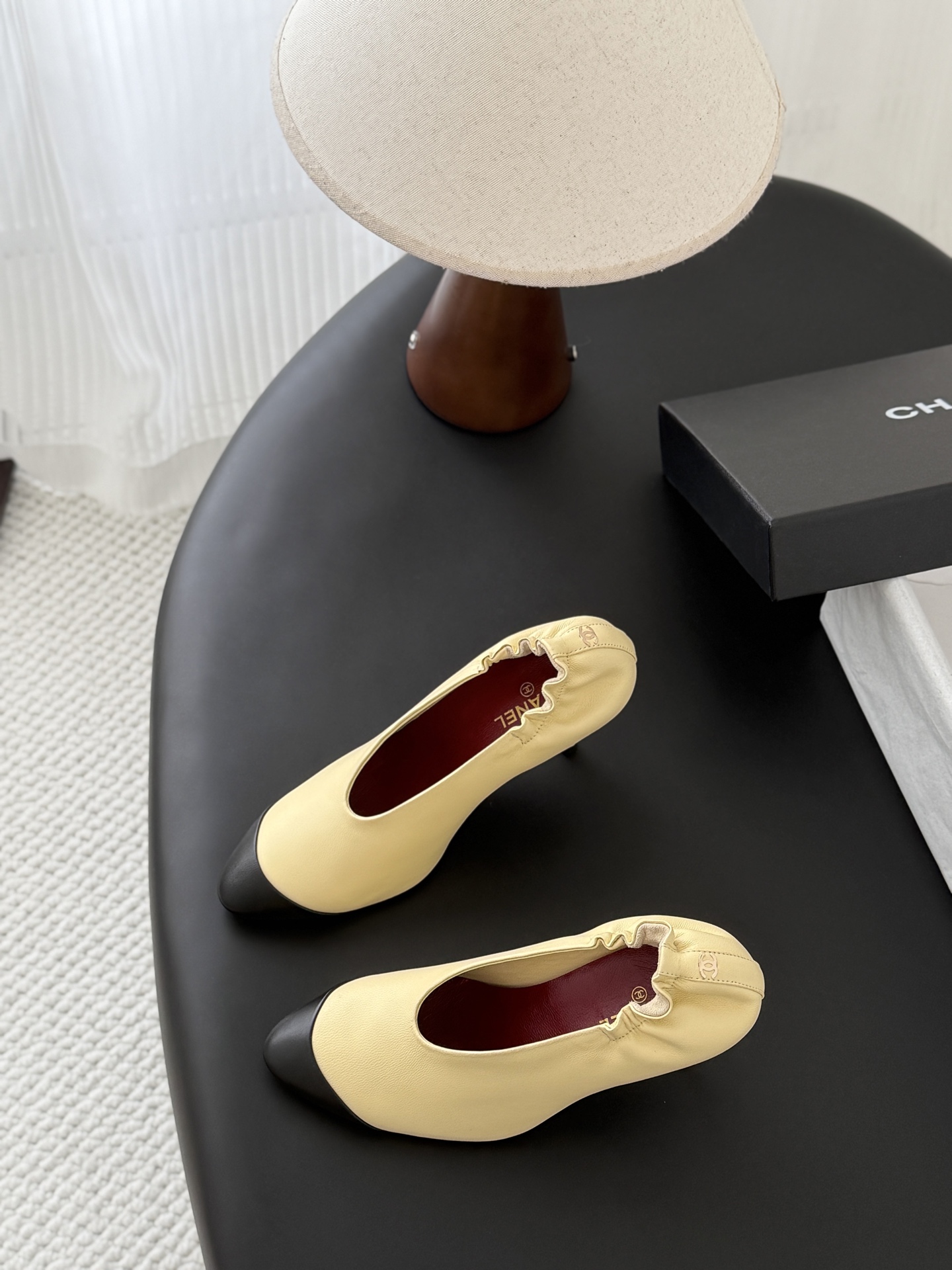 Chan 26ss cap-toe pump