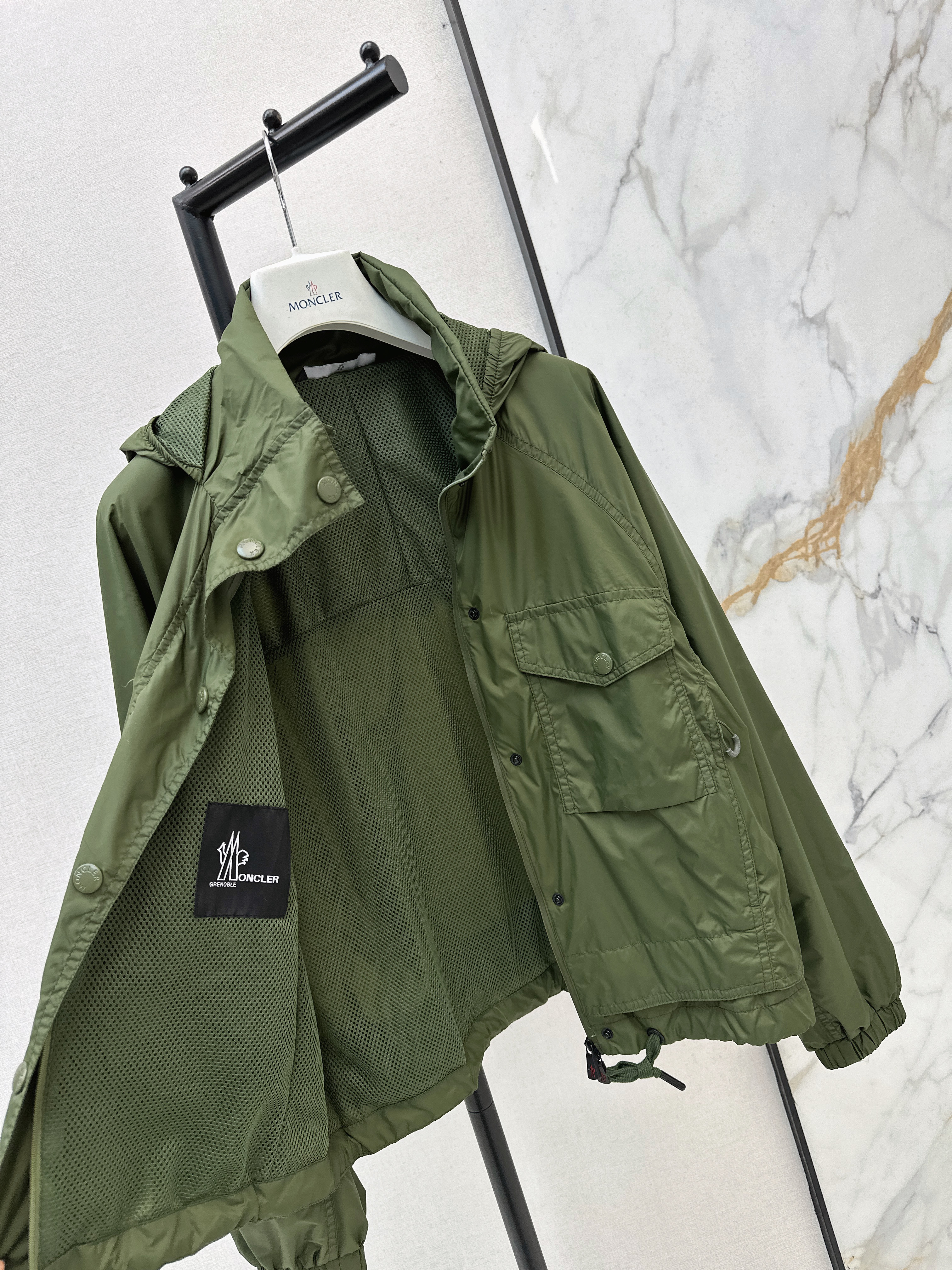 Monc 26ss trench coat