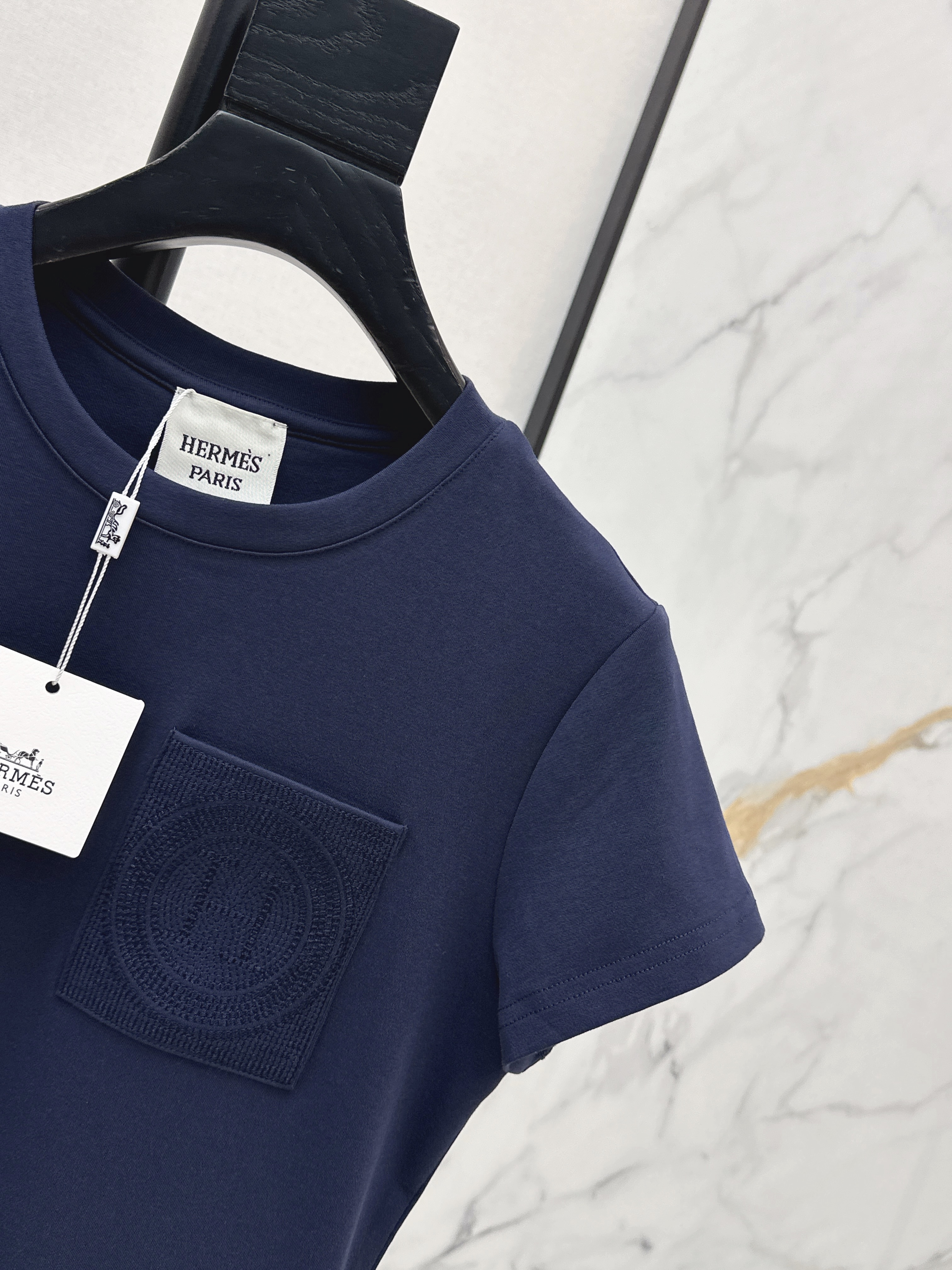 Her 26ss t-shirt