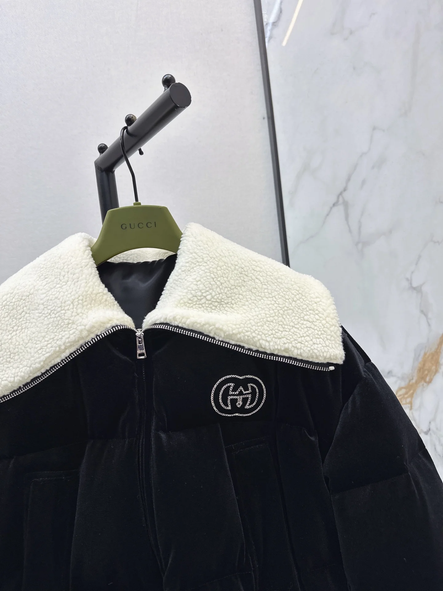 Gucc 25fw velvet down jacket