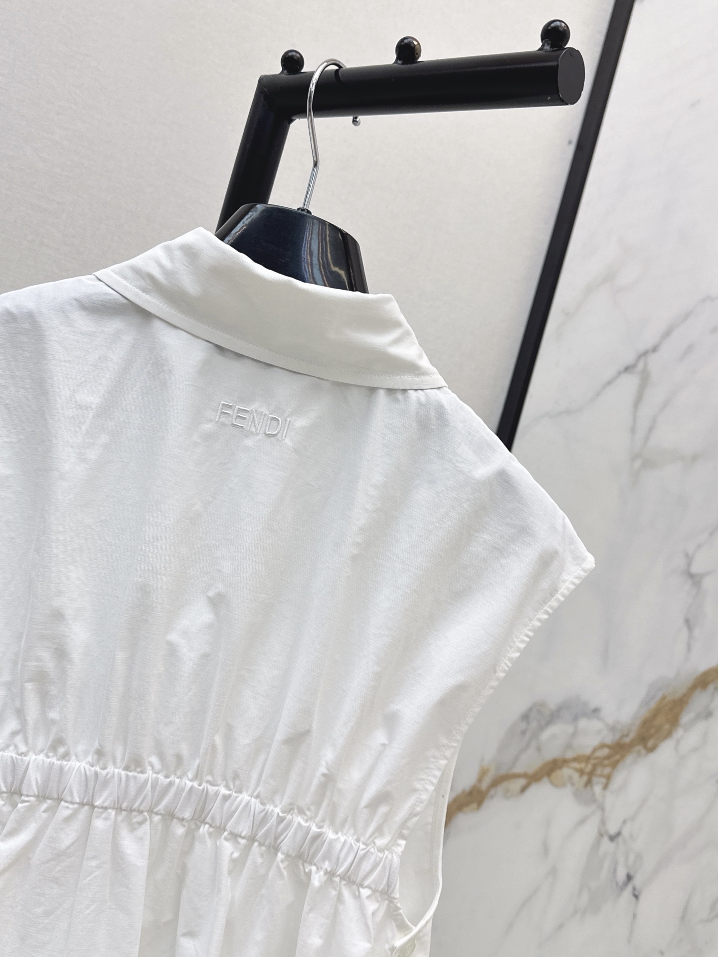 Fen 26ss sleeveless shirt