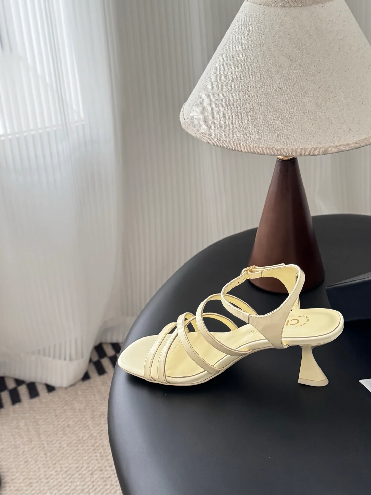 Chan 25fw kitten sandals