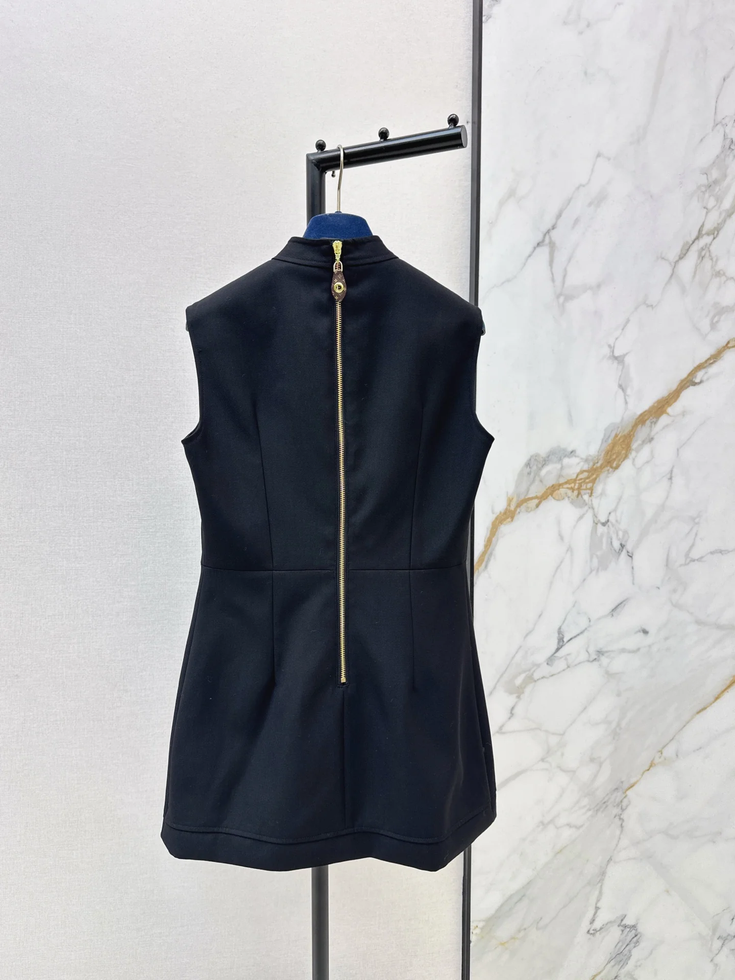 Louis 26ss sleeveless dress