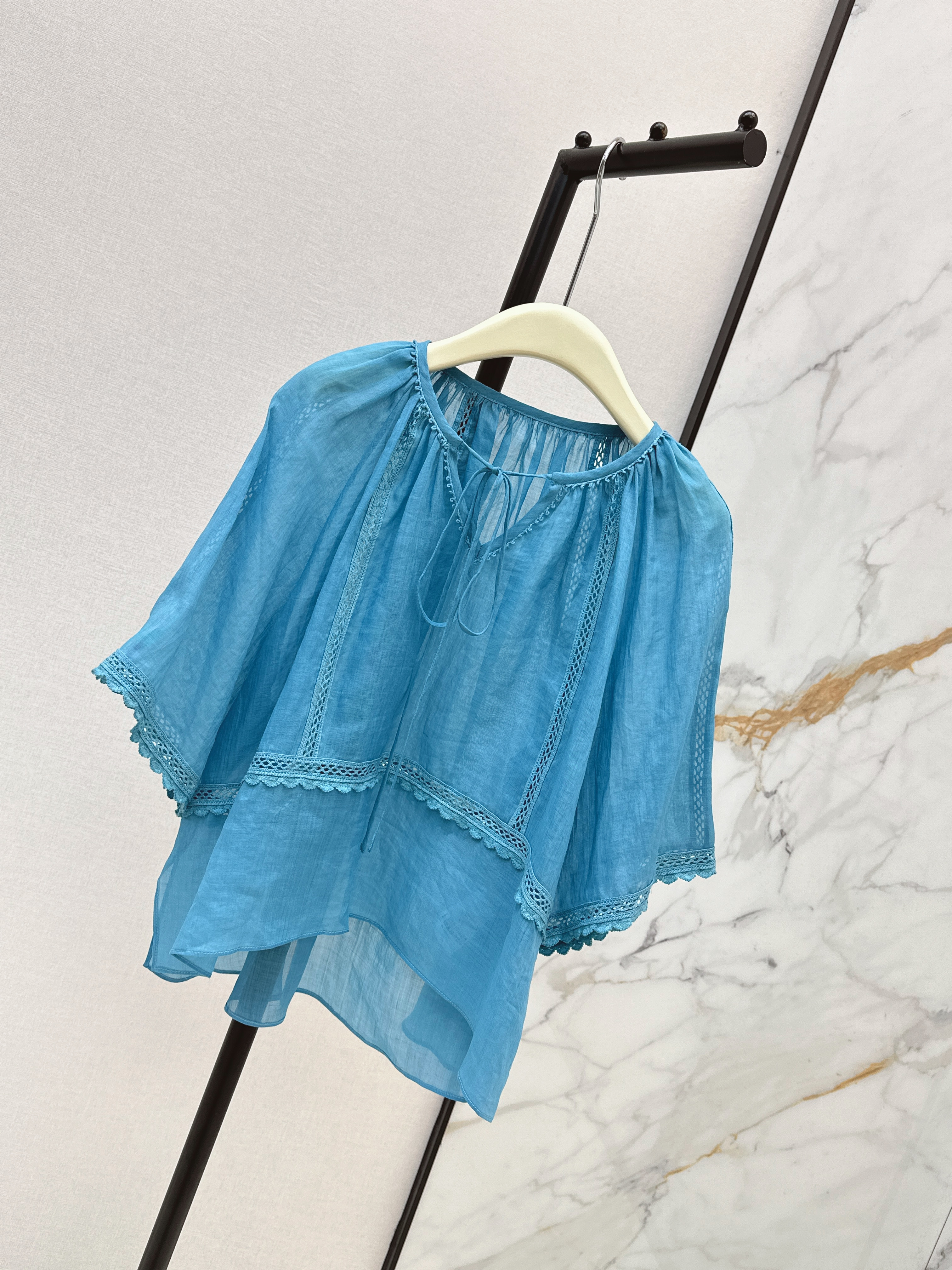 Chol 26ss cape sleeve blouse