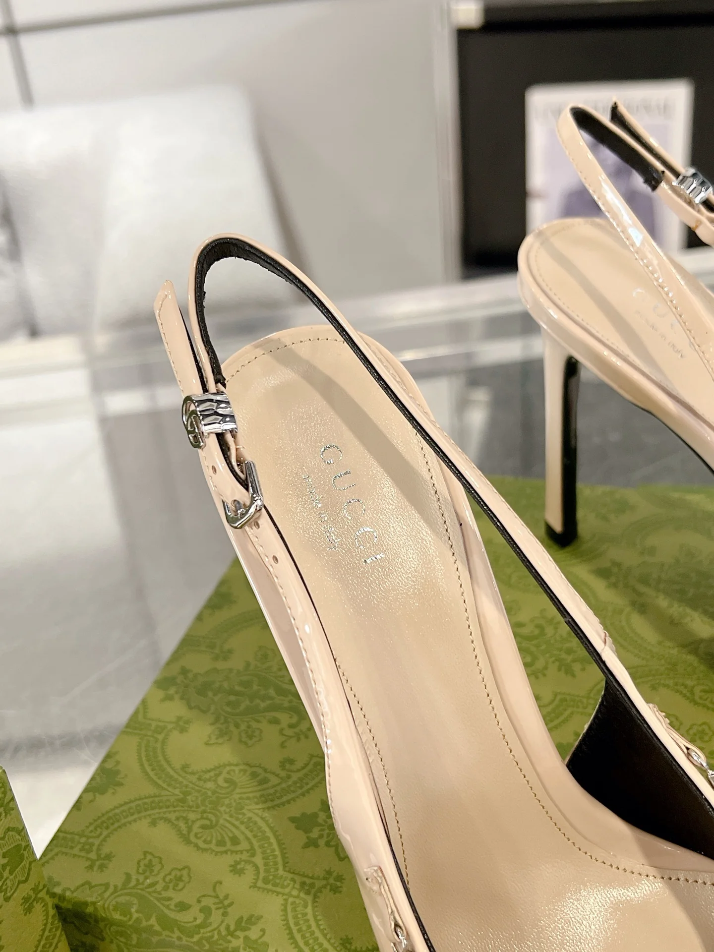Gucc 25fw rhinestones slingback heels