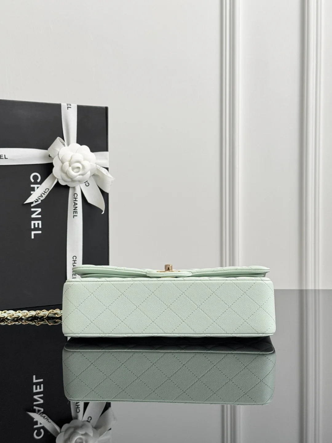 Chan cf25 chain shoulder bag