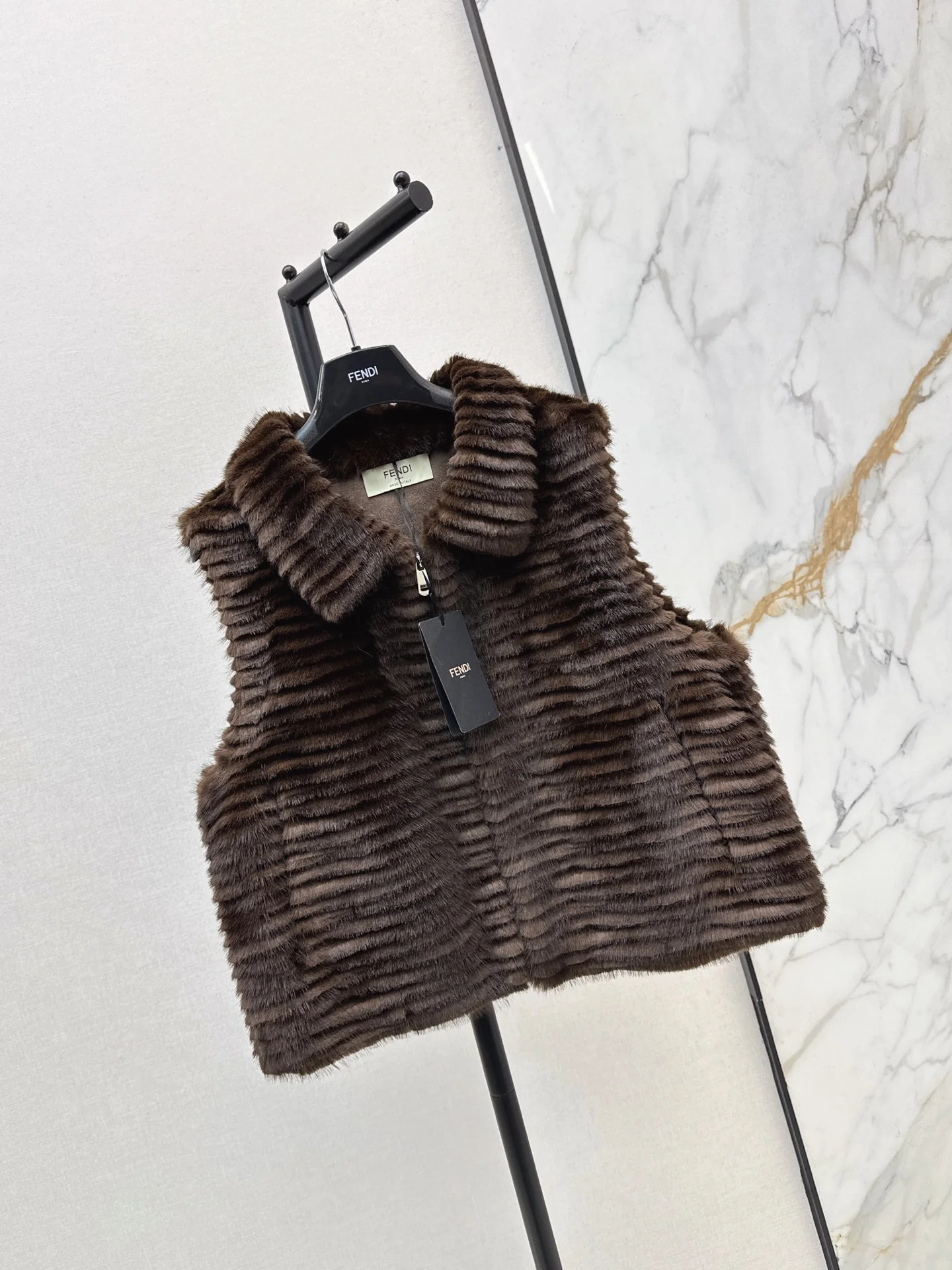 Fend 25fw fur vest jacket