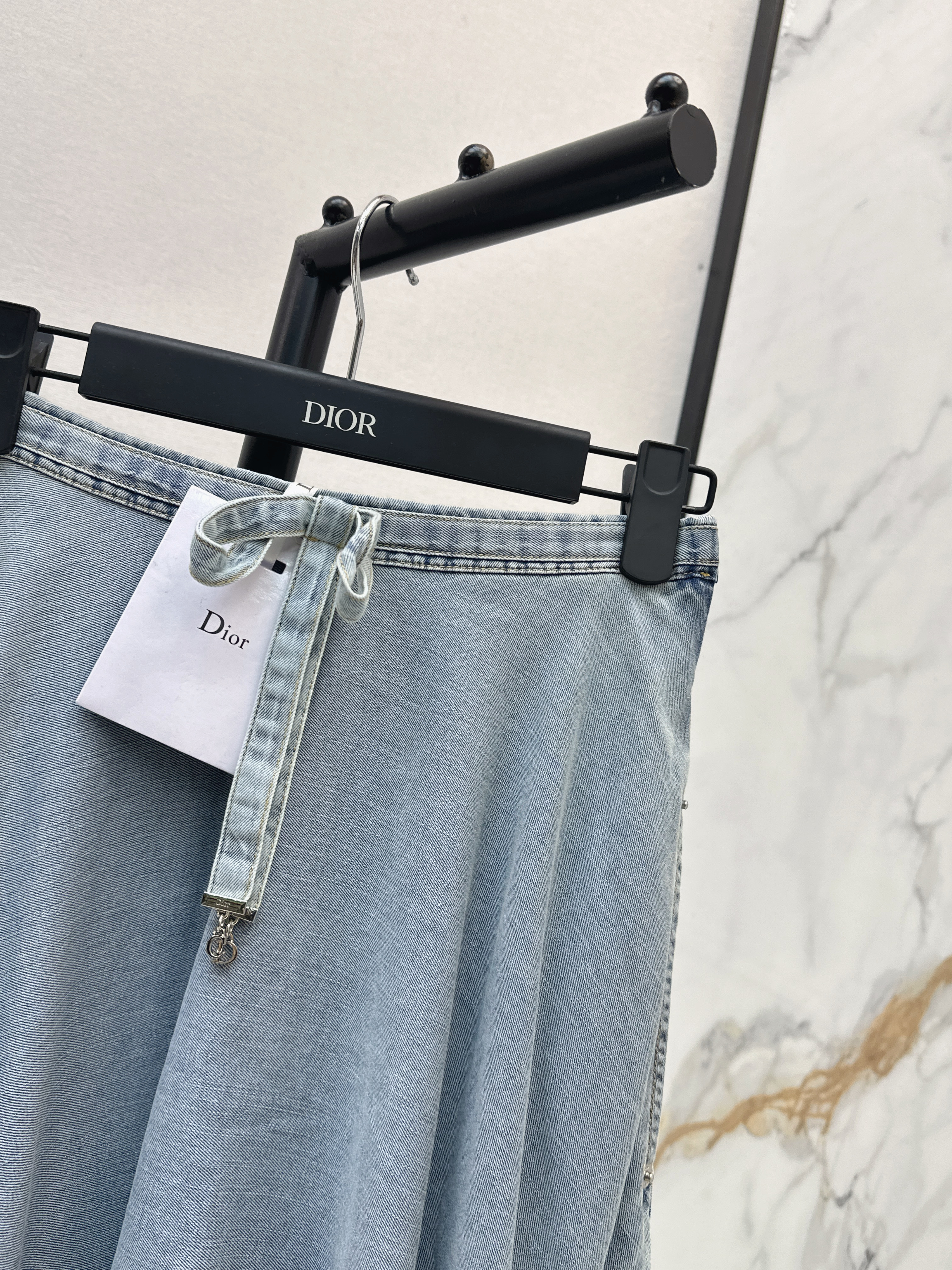 CD 26ss pleated denim skirt