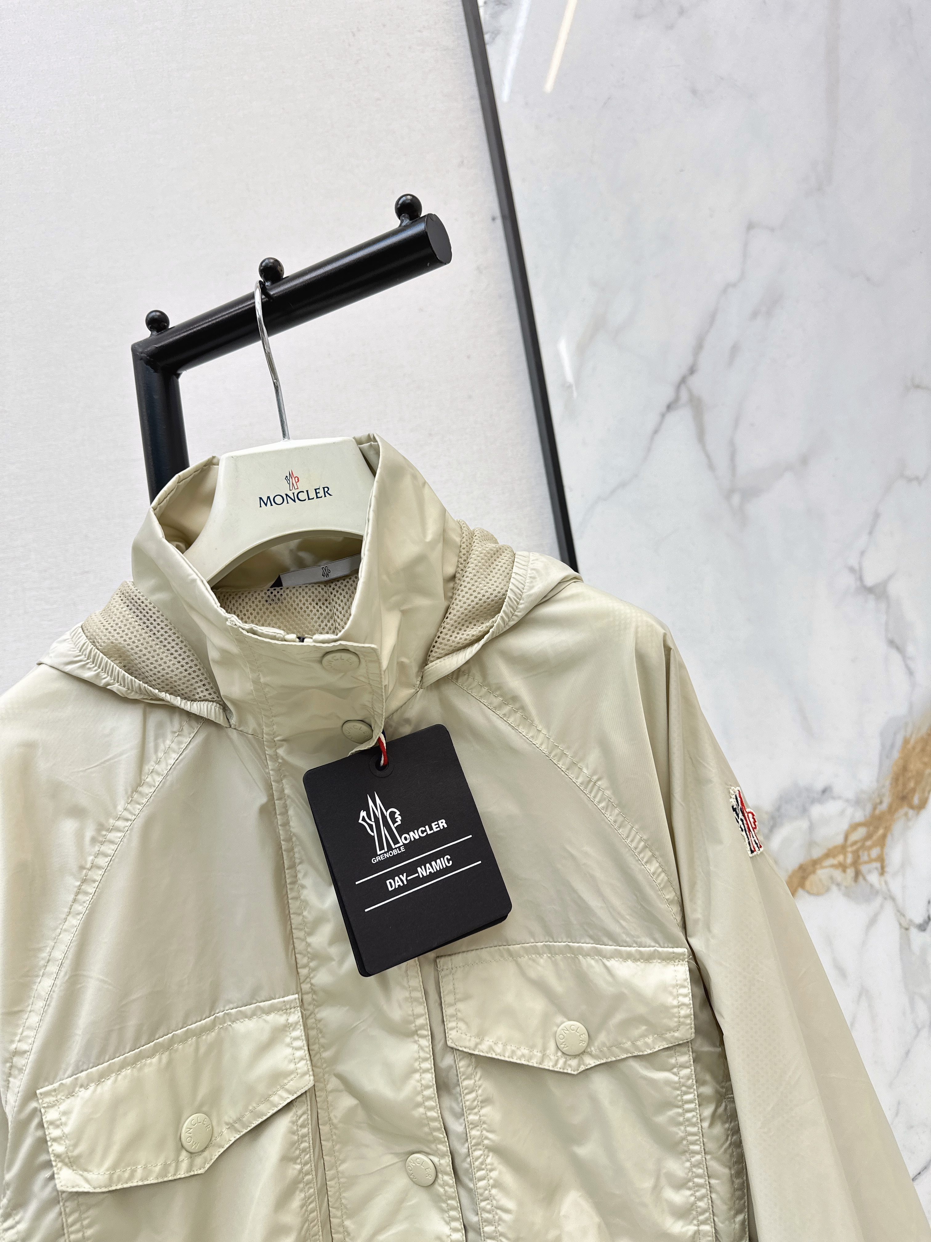 Monc 26ss trench coat