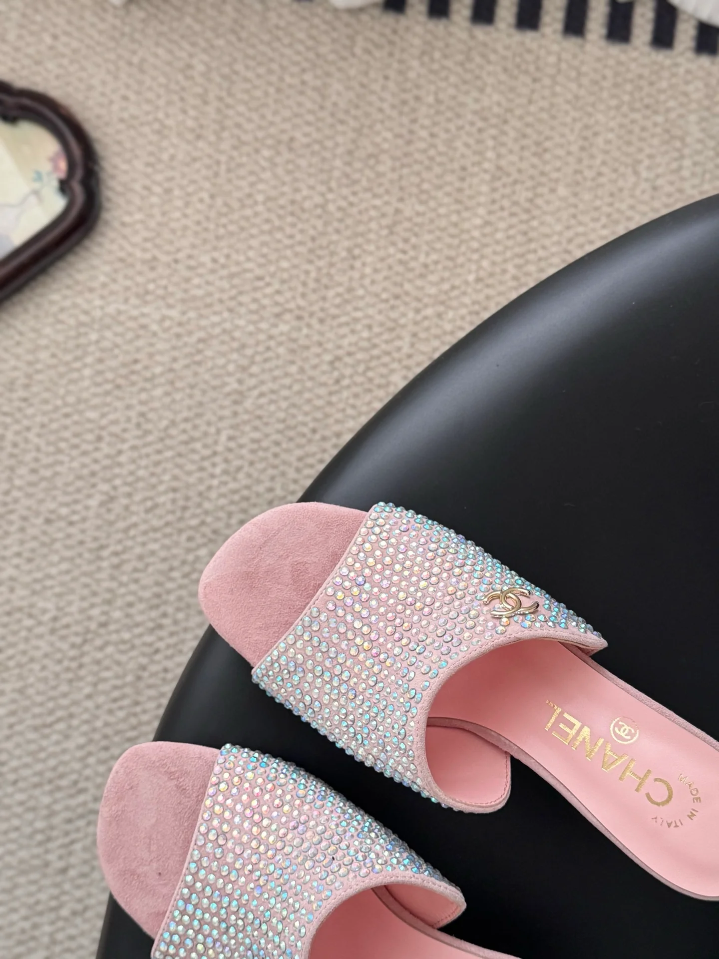 Chan 25fw kitten sandals