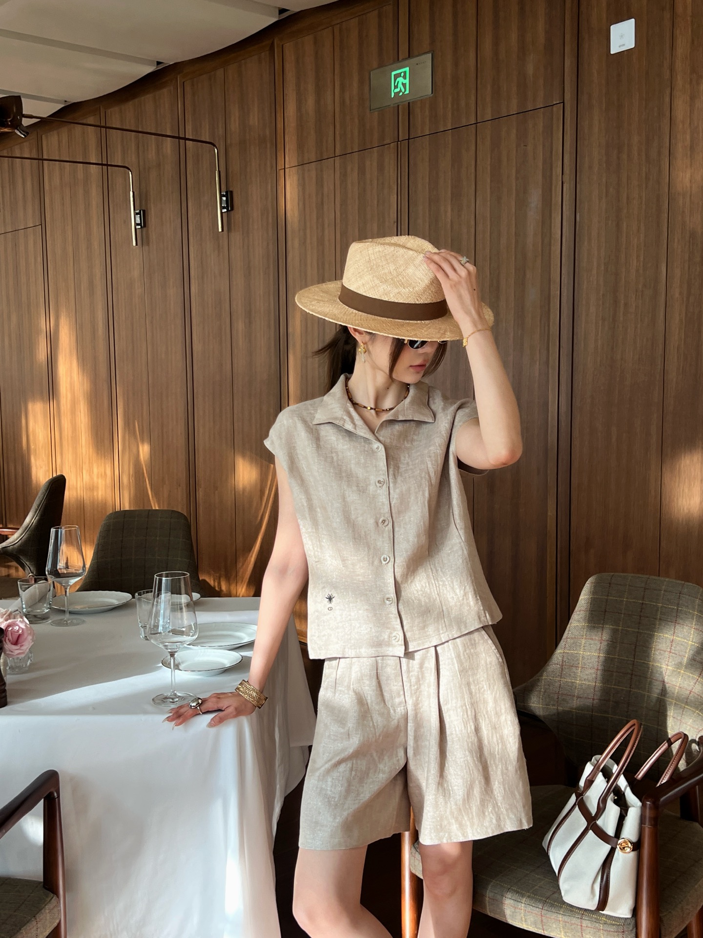CD 26ss linen sleeveless top