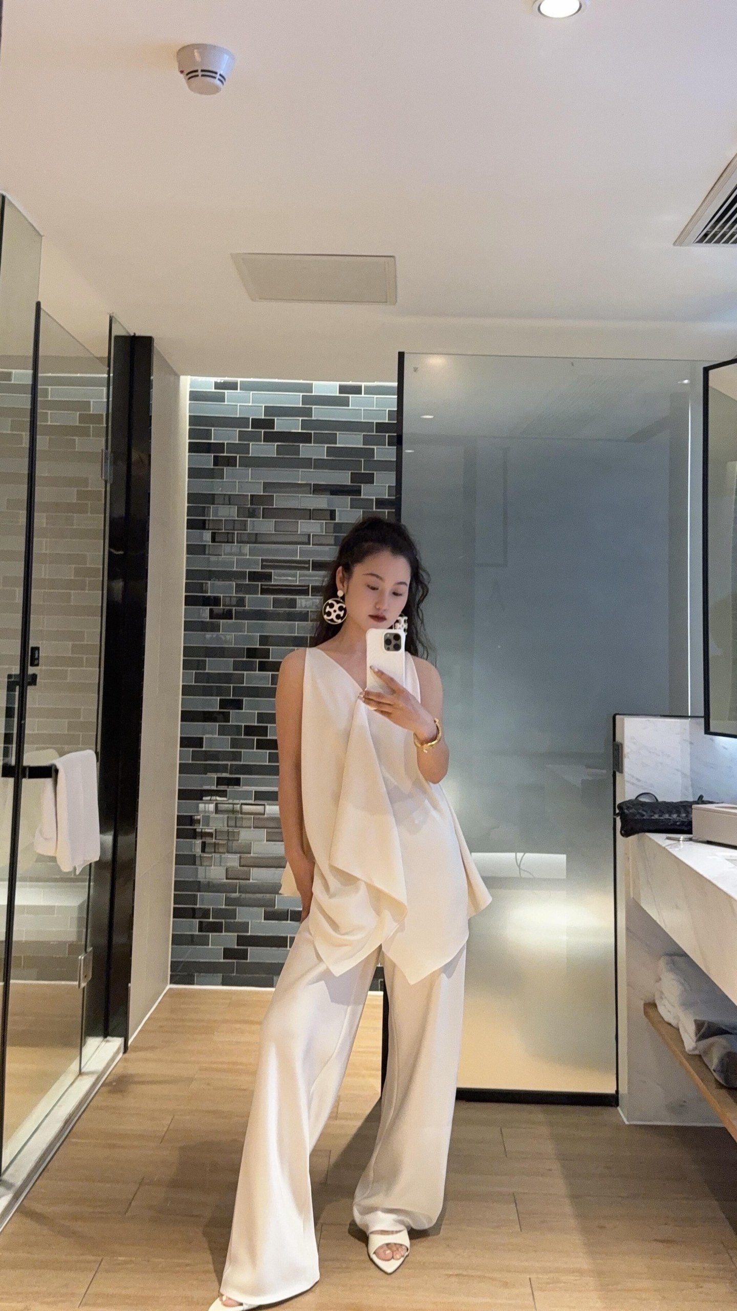 Row 26ss asymmetrical top