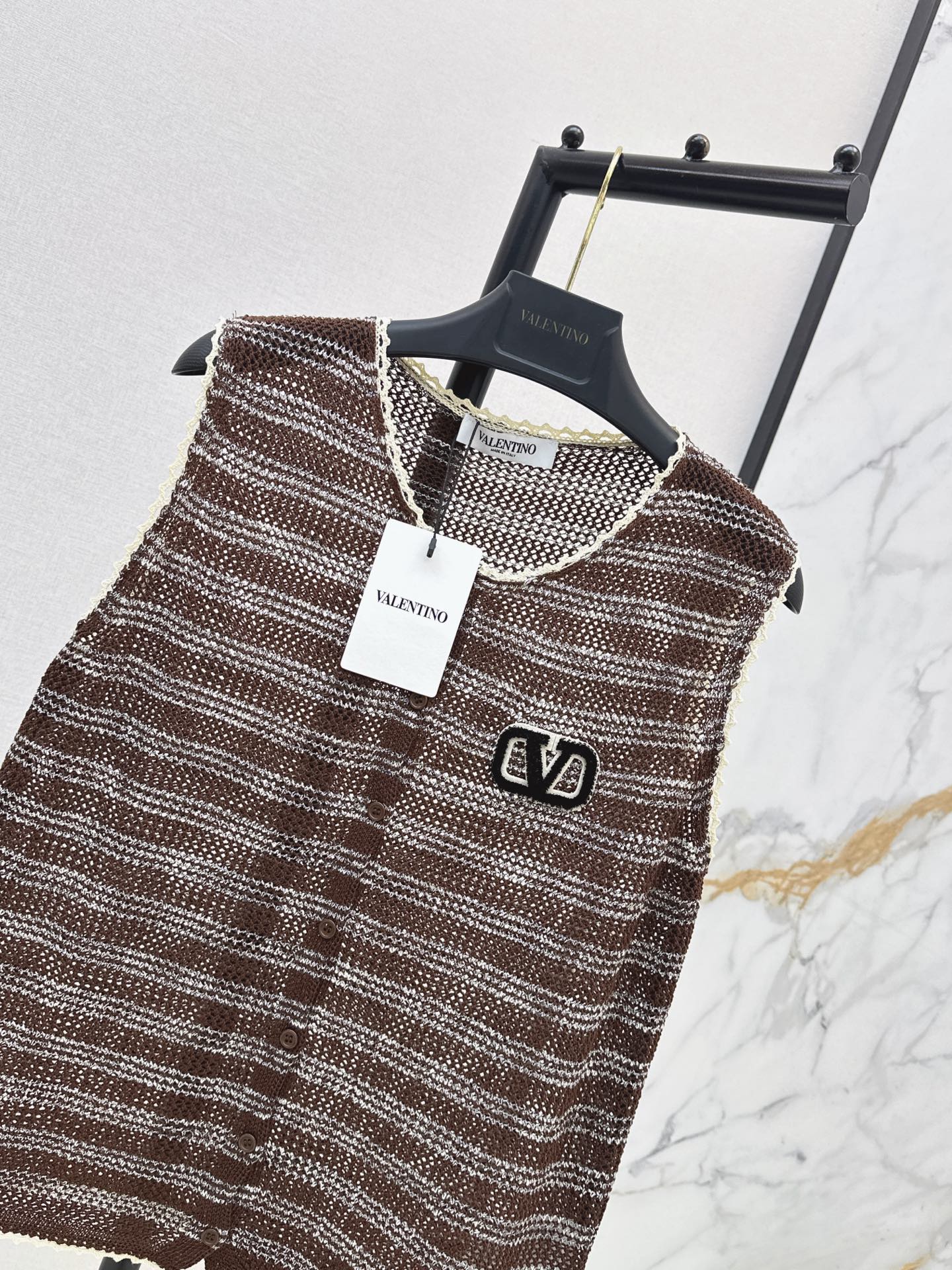Valen 26ss stripe knit vest