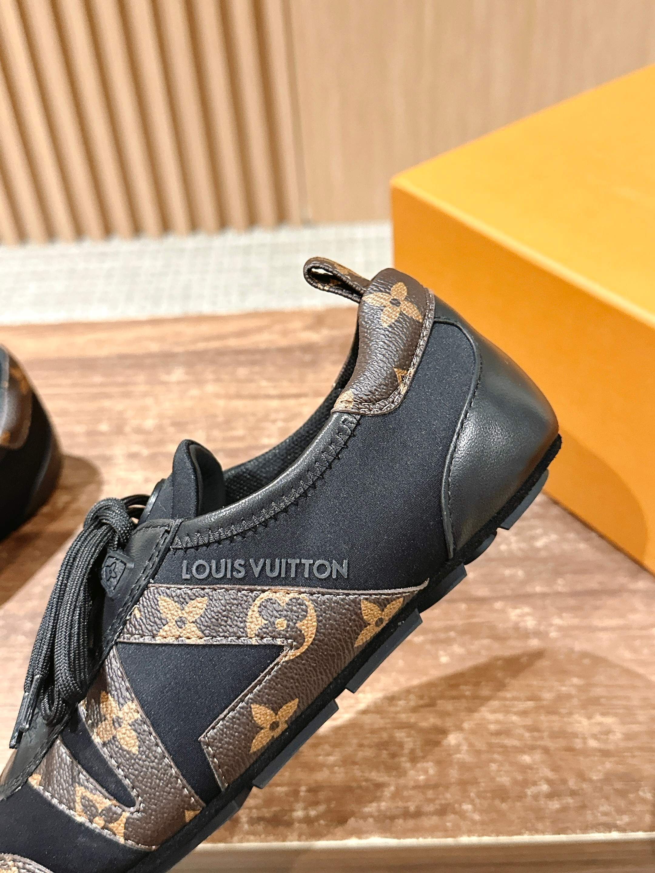 Loui 25fw sneaker