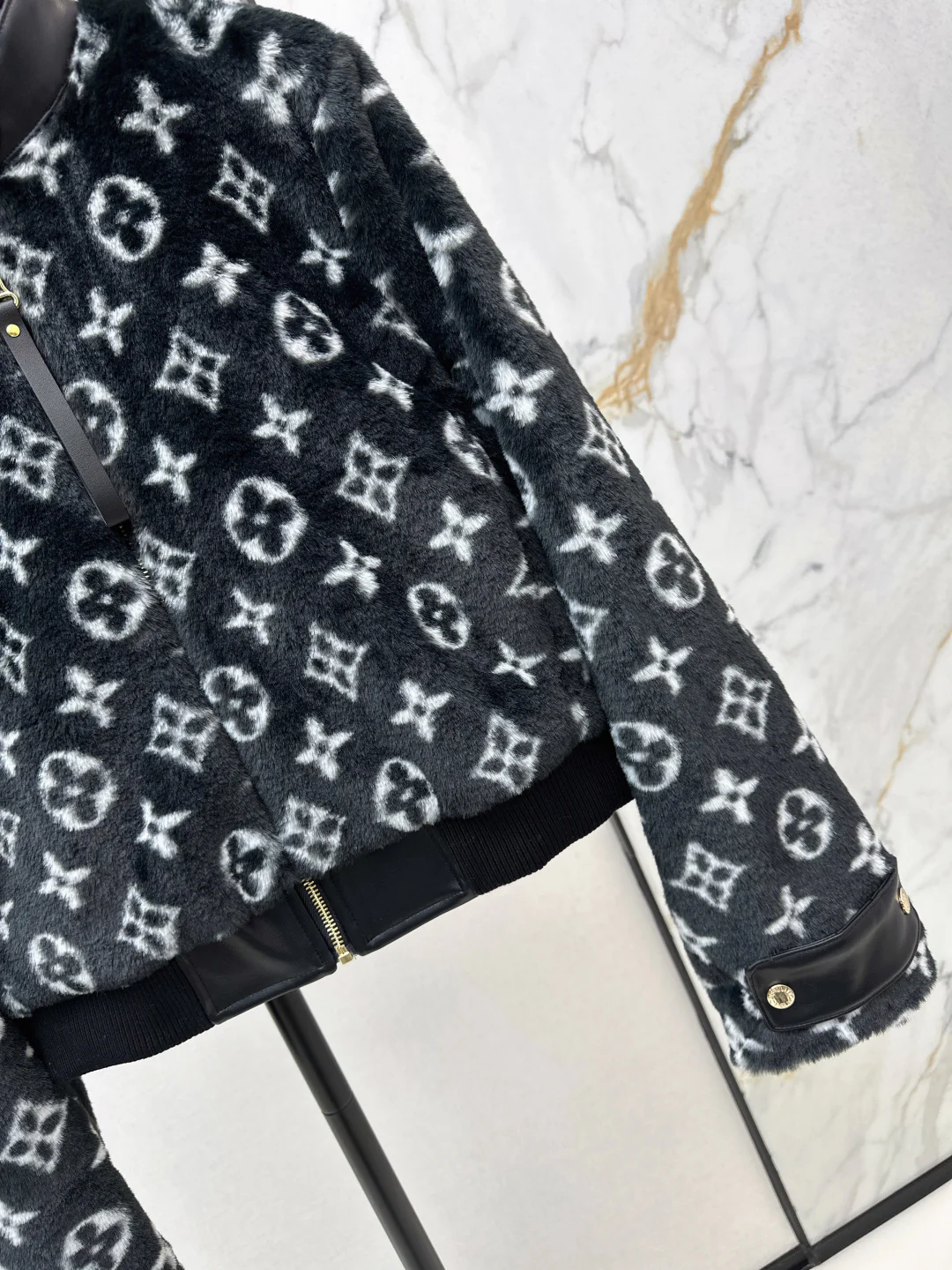 Loui 25fw fleece jacket