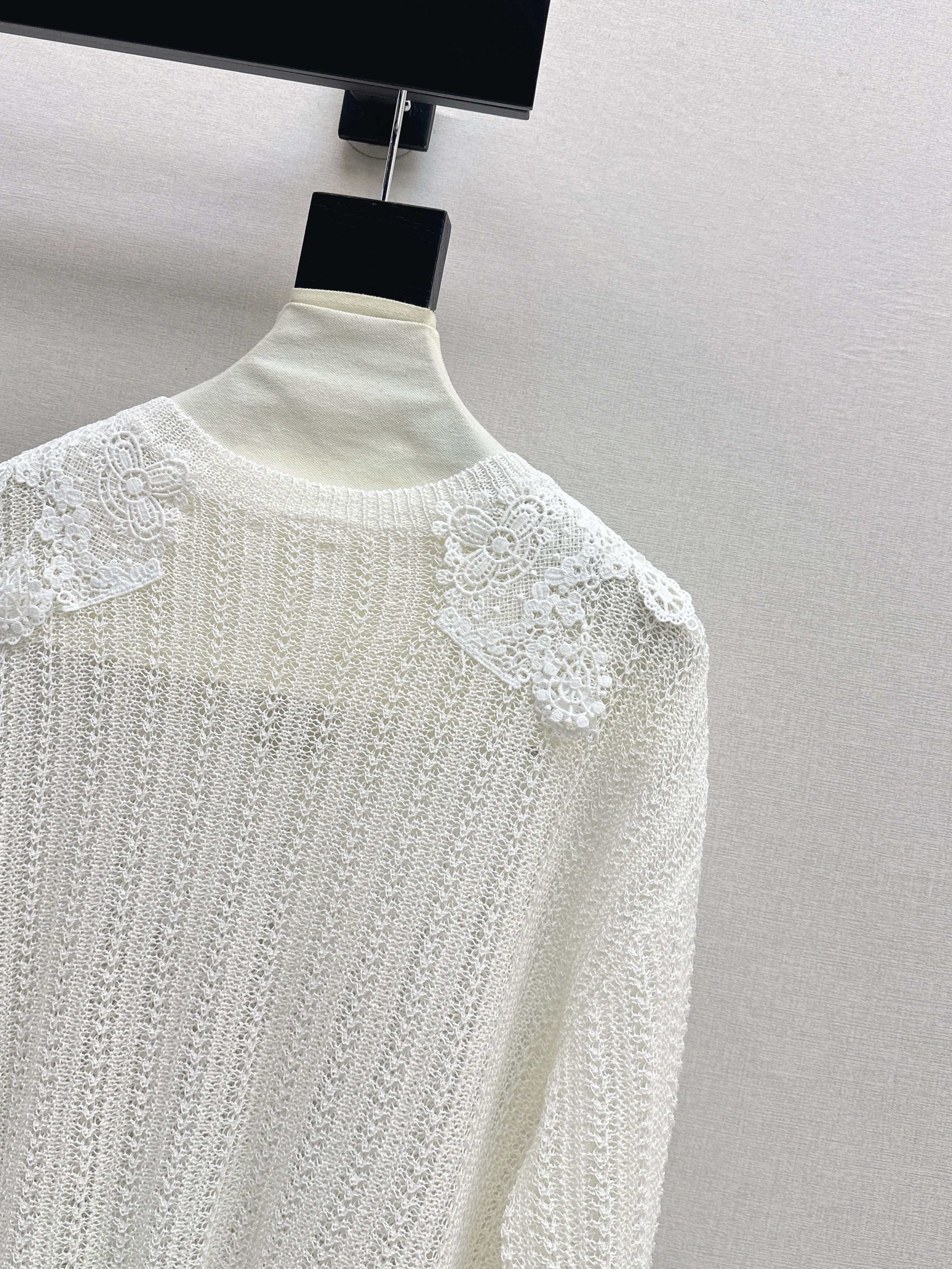 ES 26ss lace hollow sweater