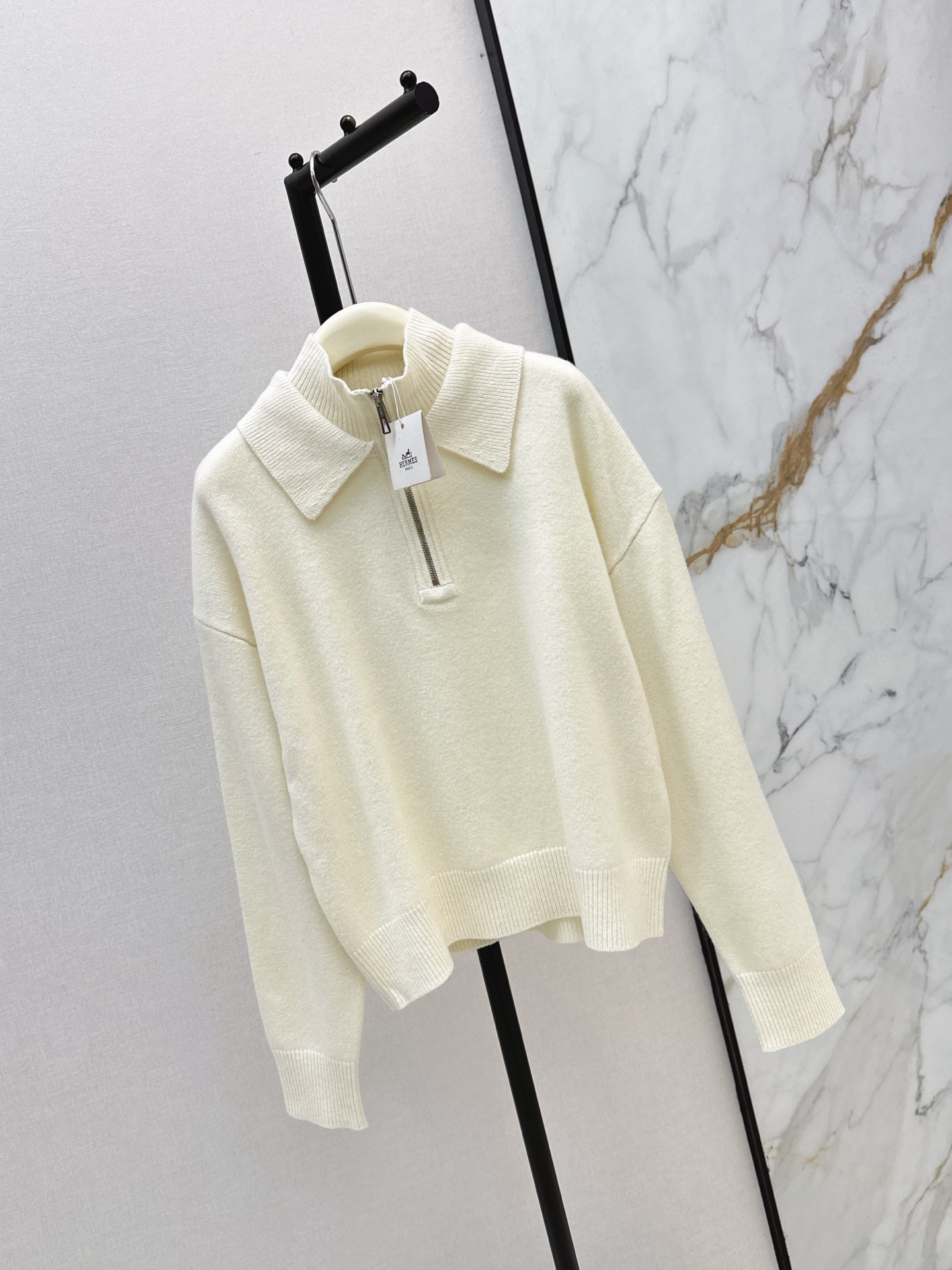 Her 26ss cashmere sweater
