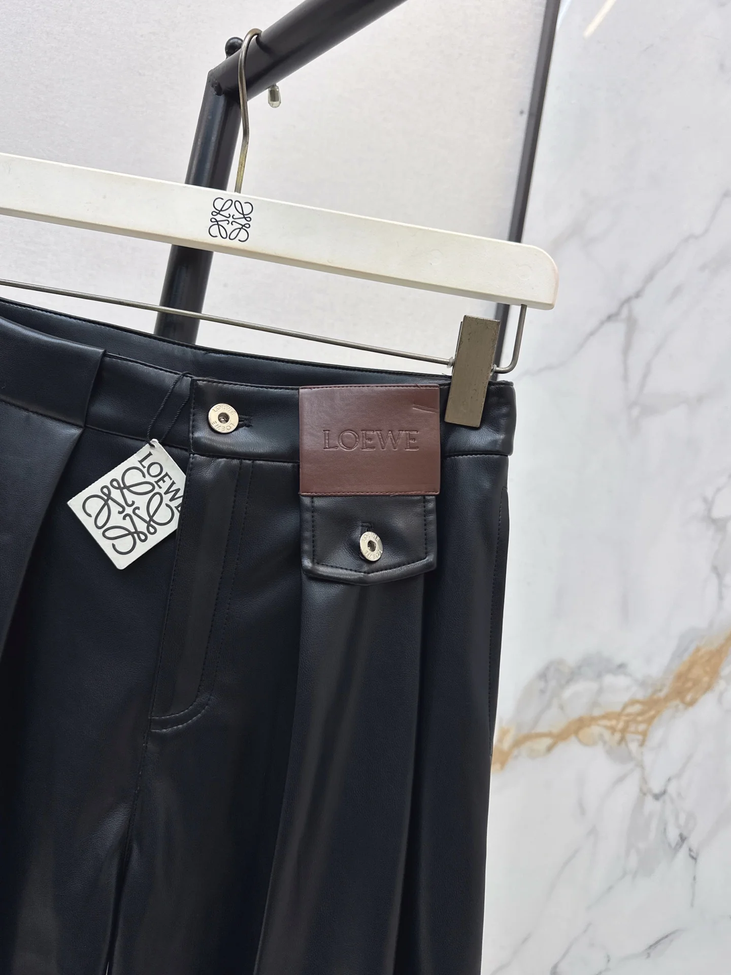 Loe 25fw pu leather pants