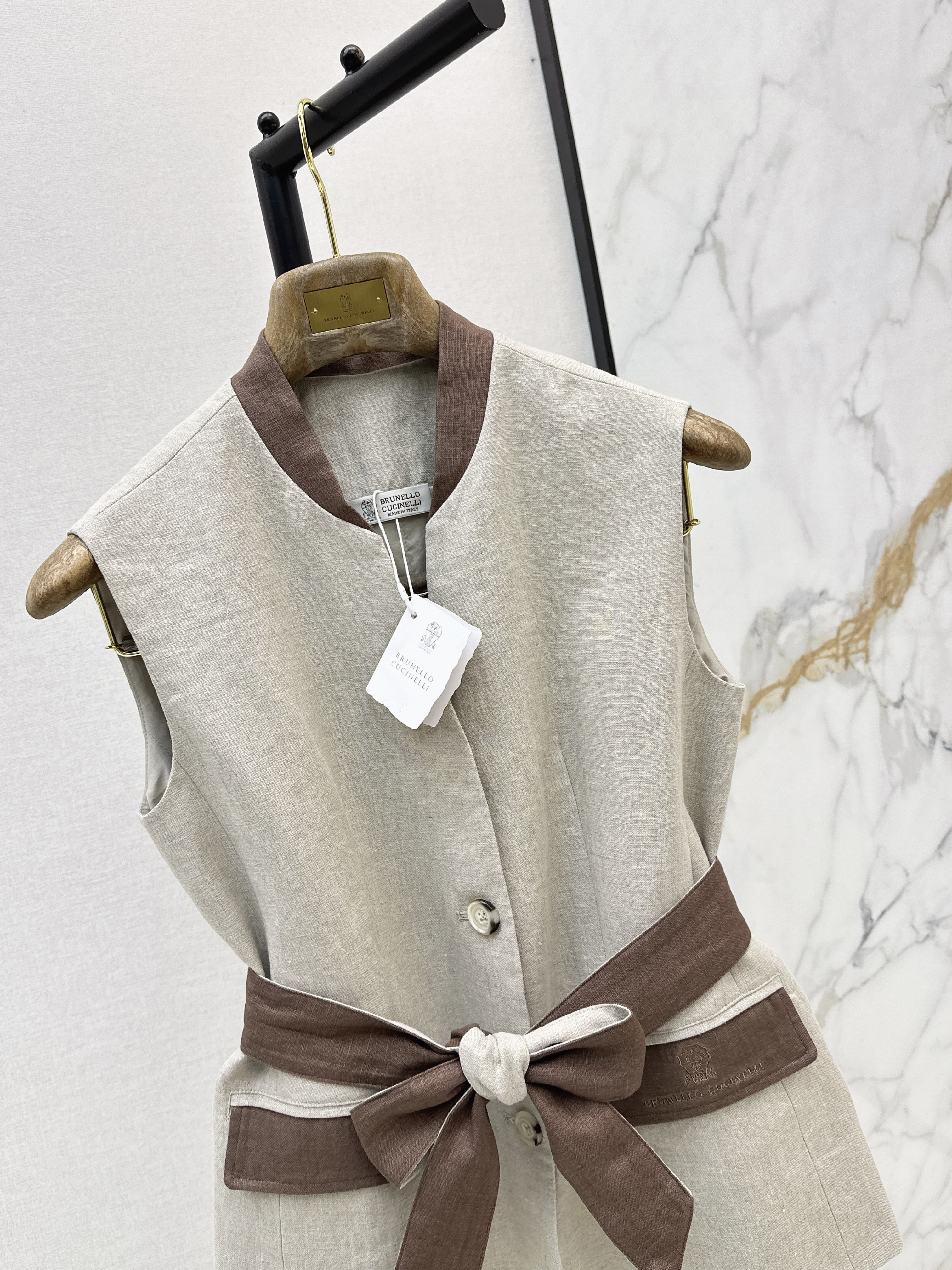 Brun 26ss sleeveless belted vest top
