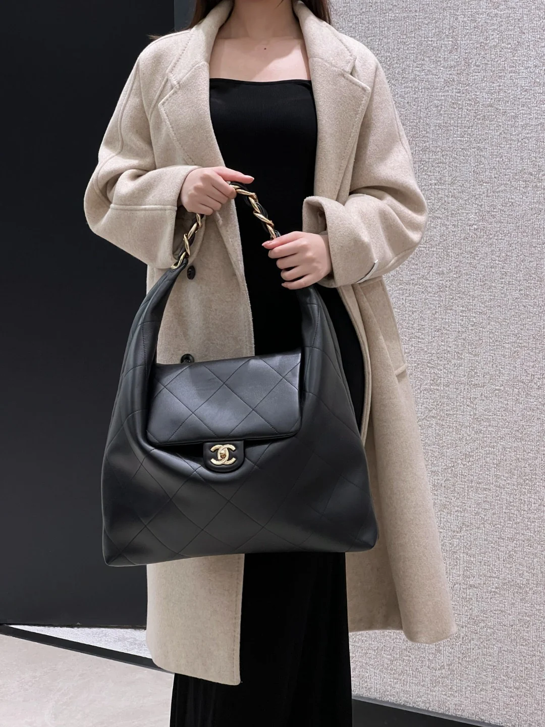 Chan 26C maxi hobo bag