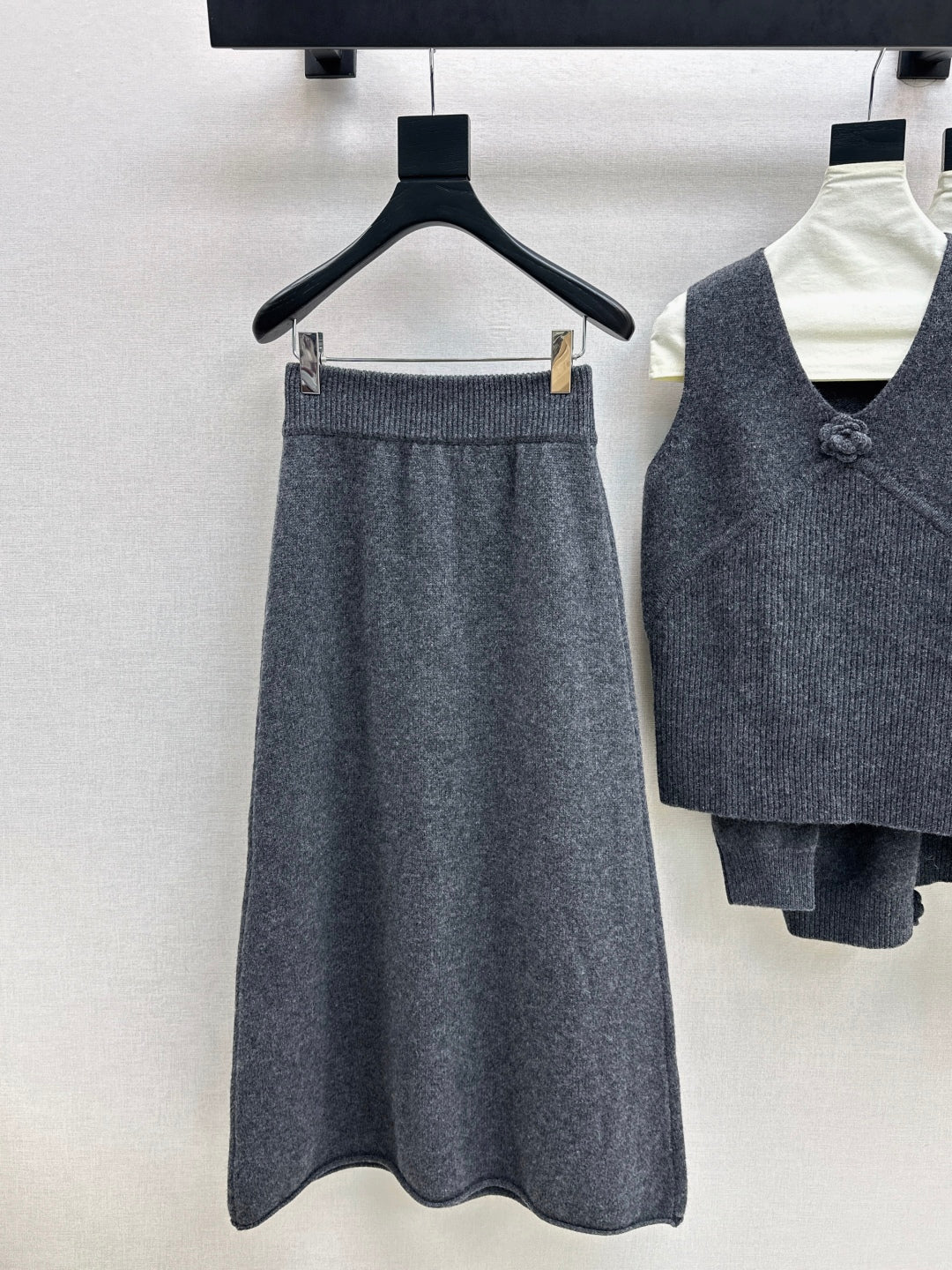 Chan 25fw vest cardigan skirt set