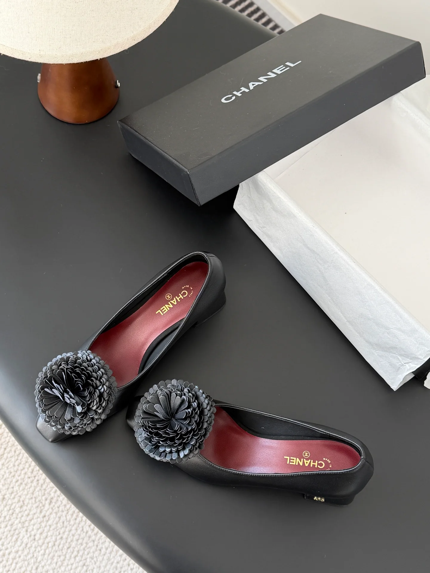 Chan 26K camellia flower chunky heels