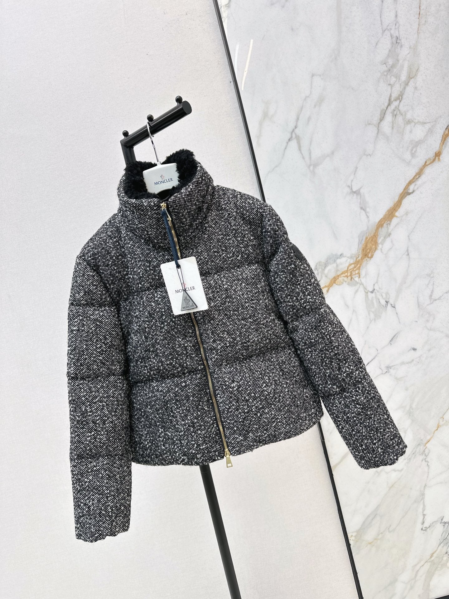 Monc 25fw down jacket