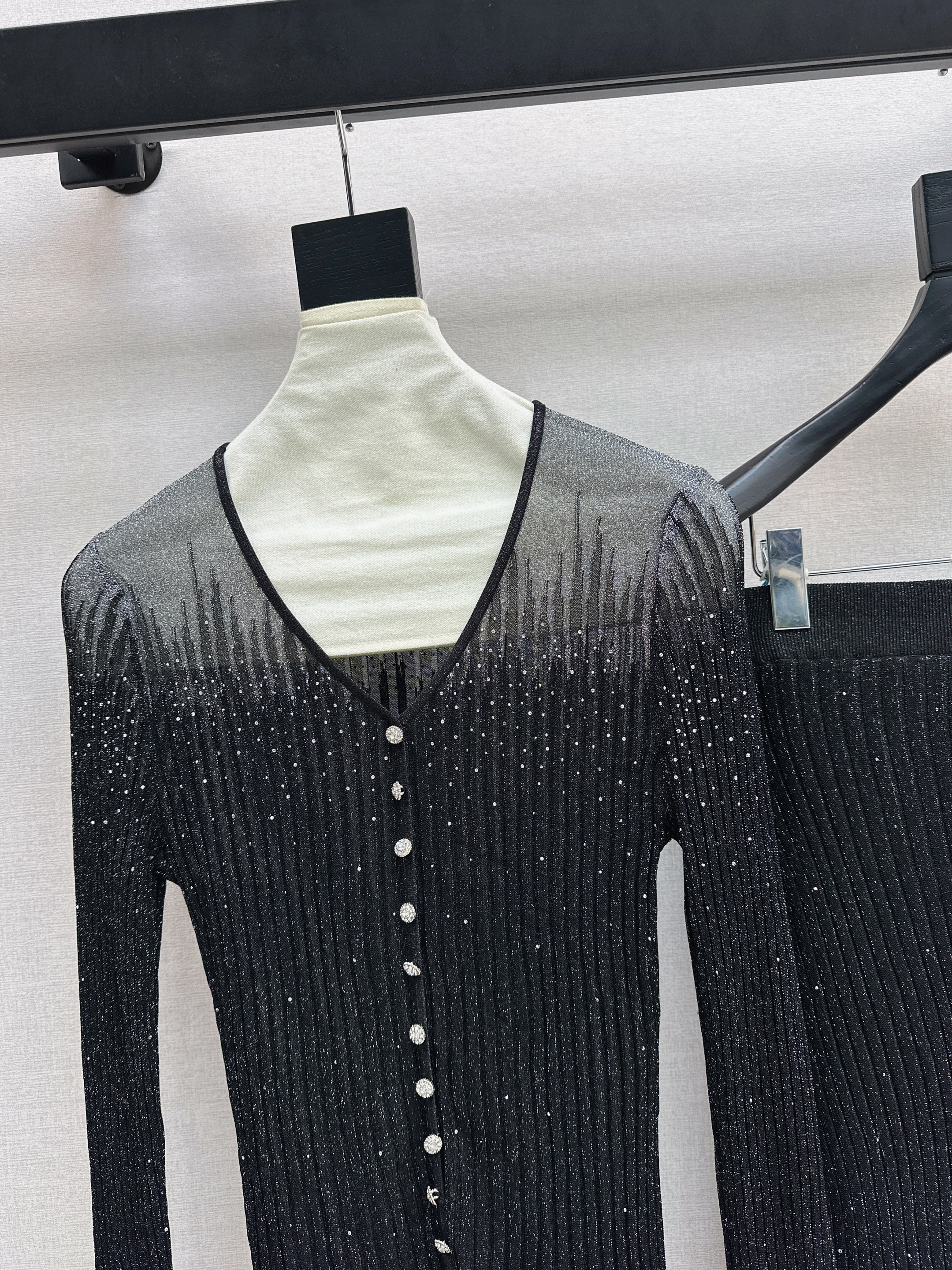 Chan 26ss rhinestone knit suit