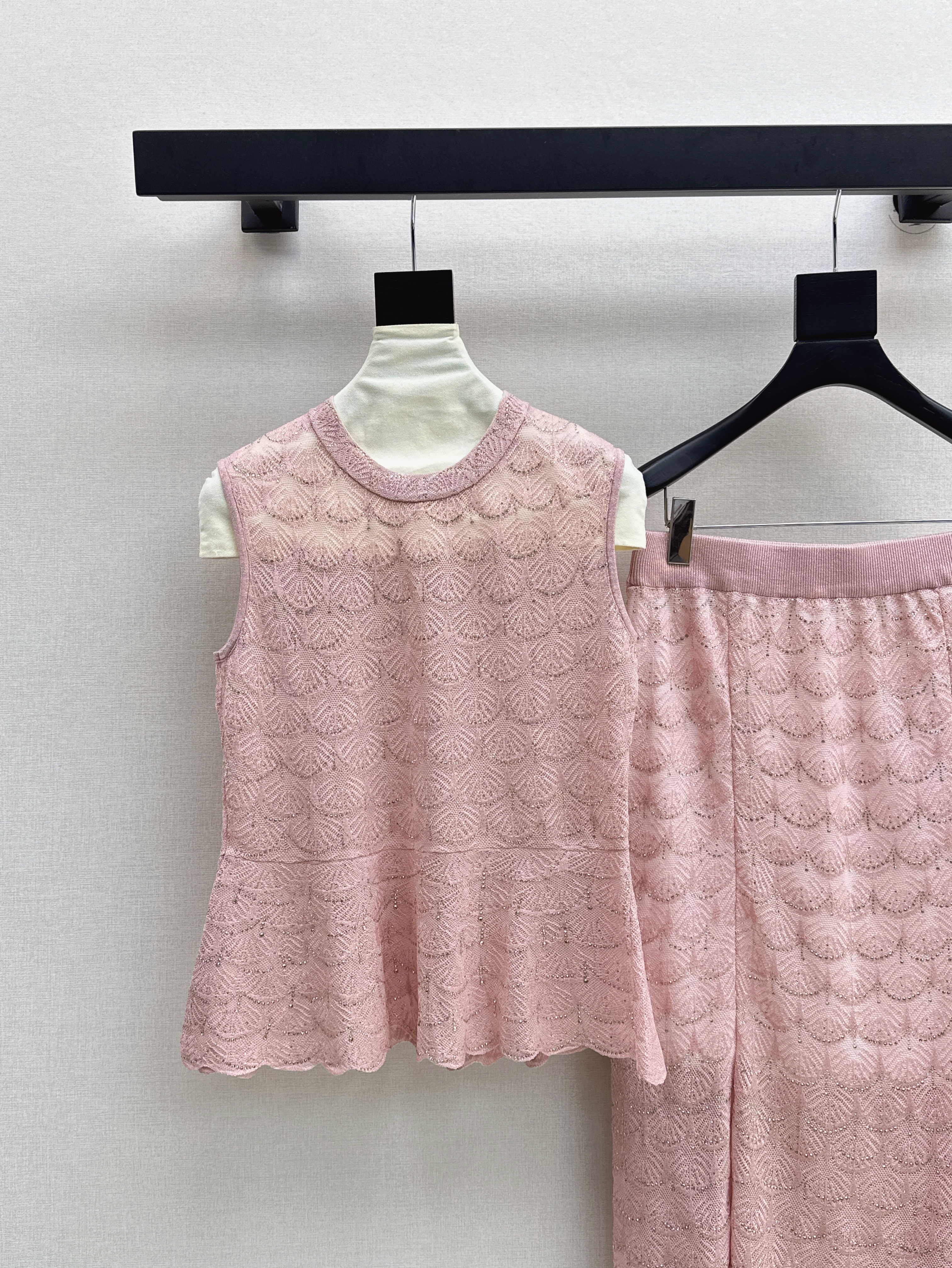Chan 26ss rhinestone knitwear skirt set
