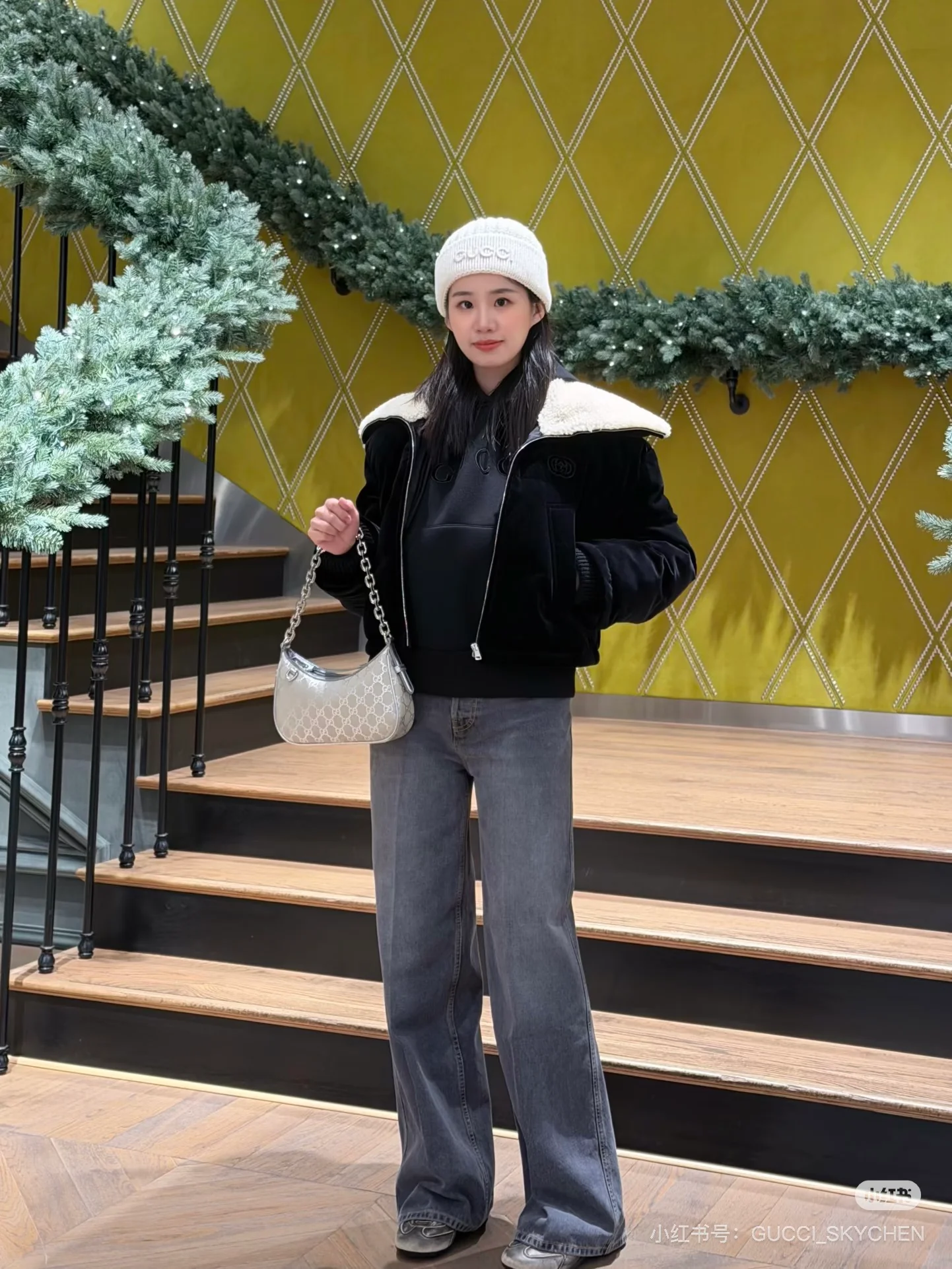 Gucc 25fw velvet down jacket