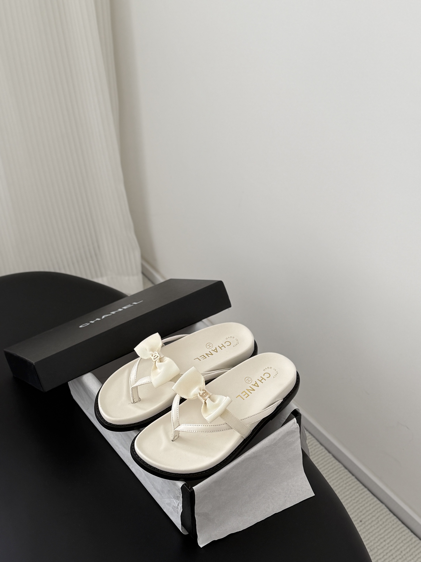 Chan 26ss flip-flops