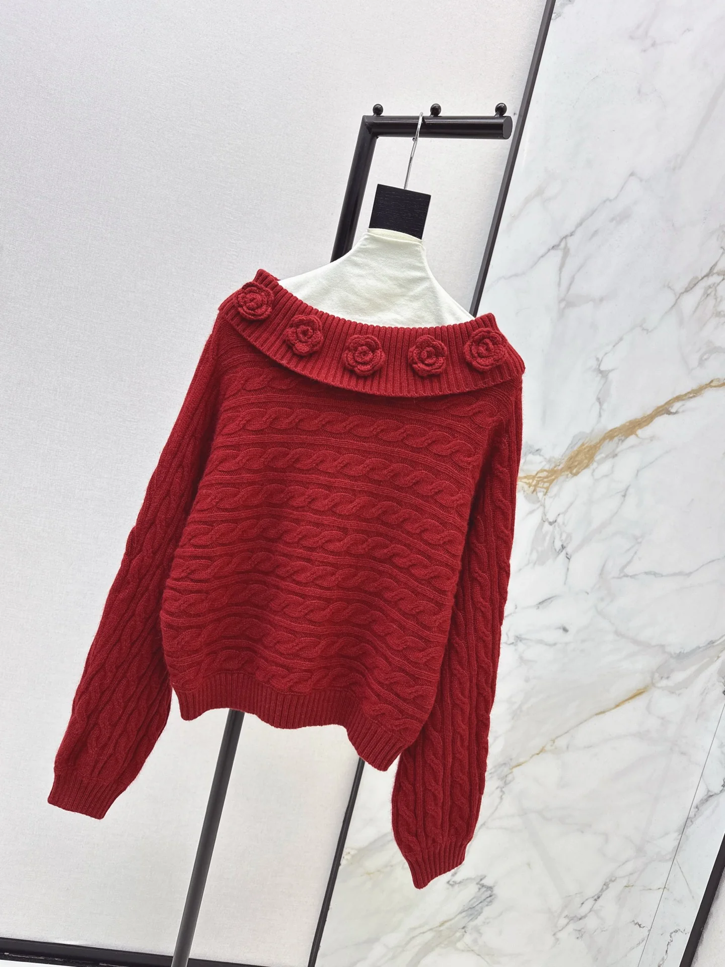 Chan 26ss off shoulder top sweater