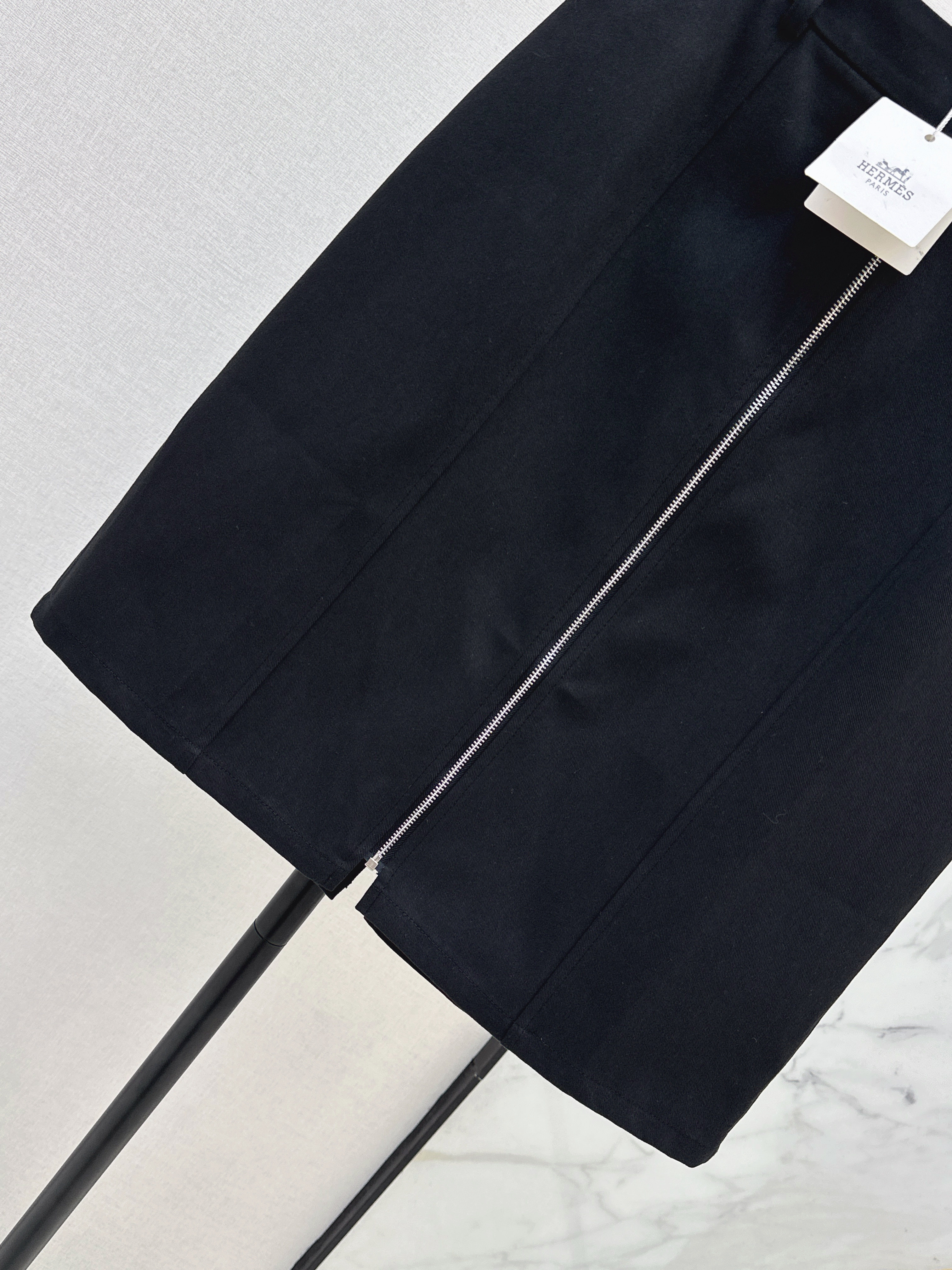 Her 26ss zip-up skirt