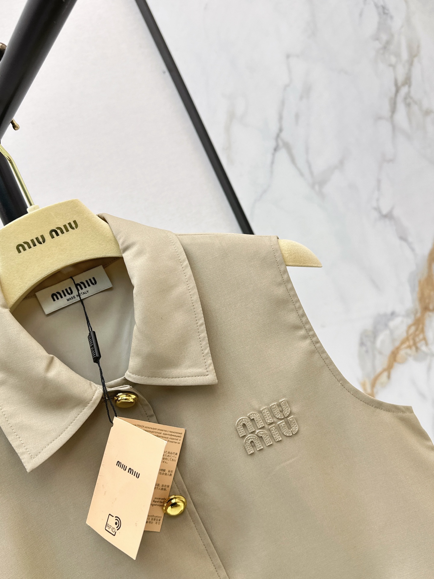 Miu 26ss sleveless waistcoat