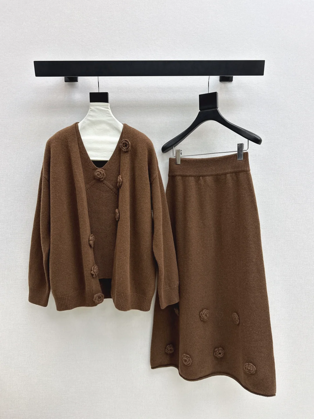Chan 25fw vest cardigan skirt set