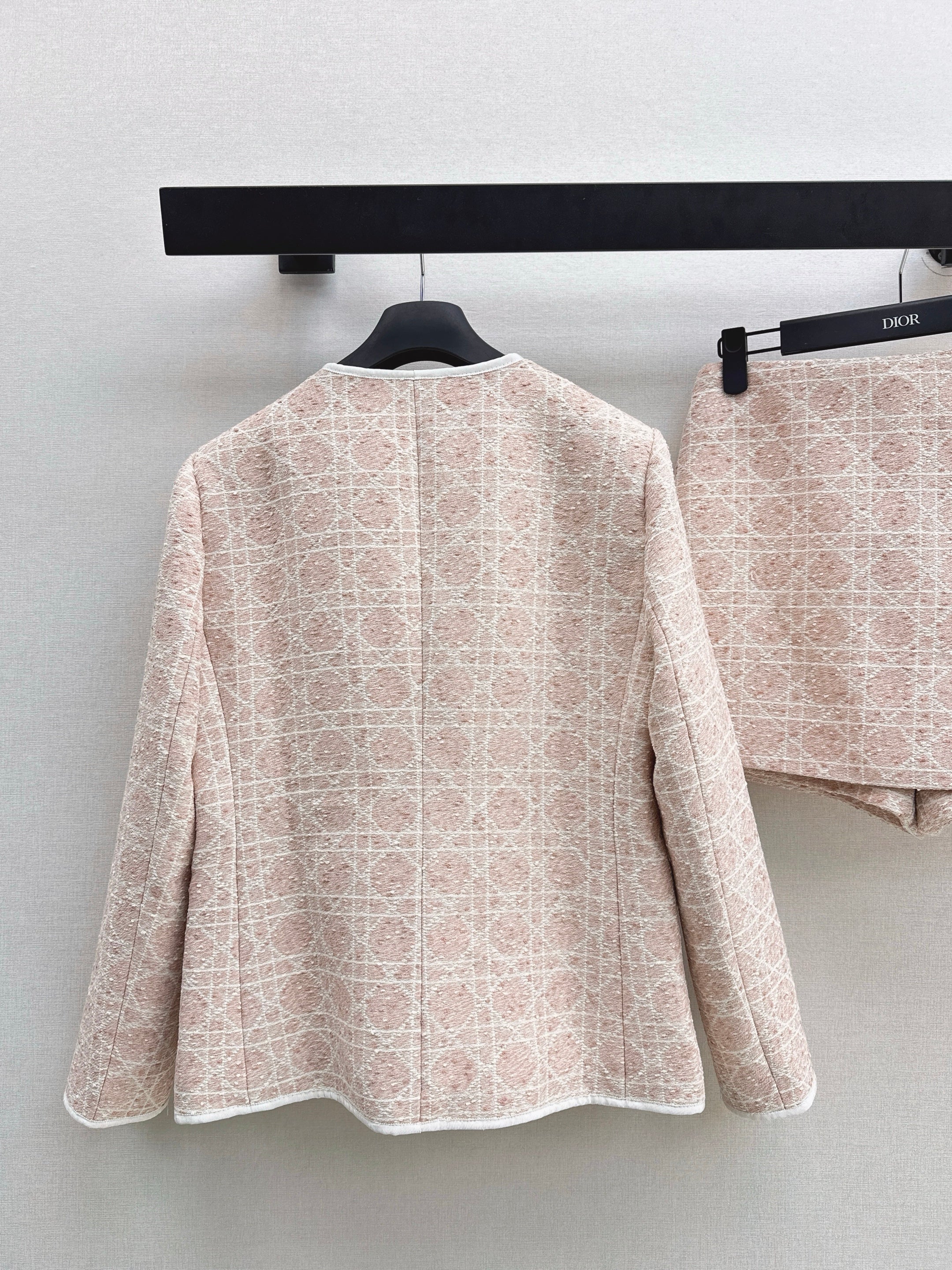 CD 26ss woven tweed sets