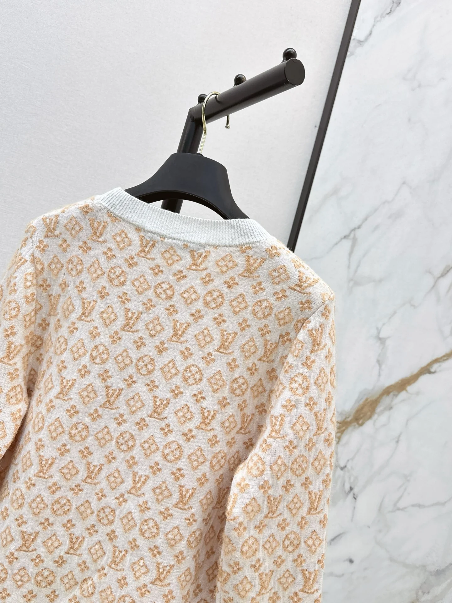 Loui 25fw jacquard sweater