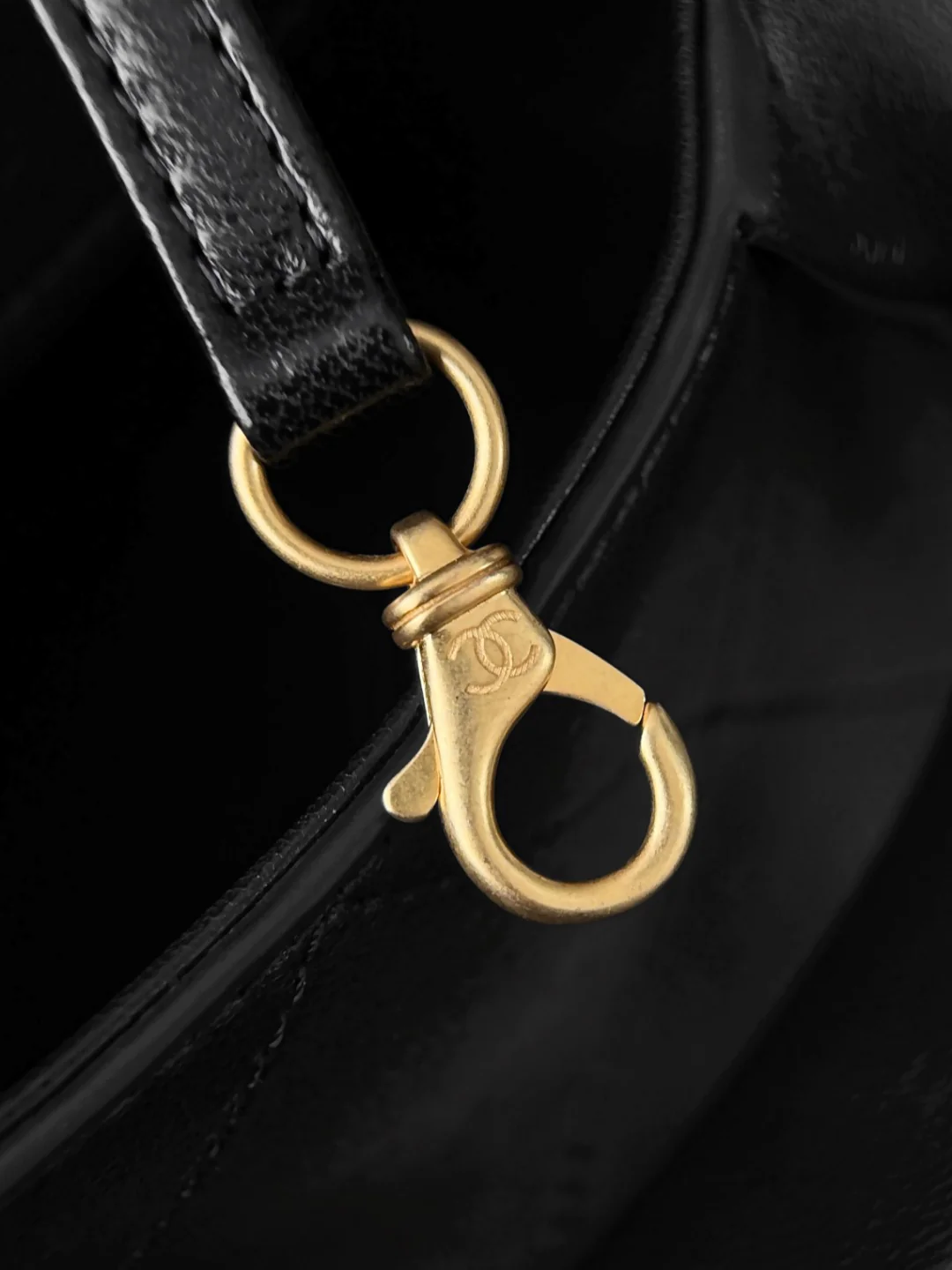 Chan 26C hobo handbag