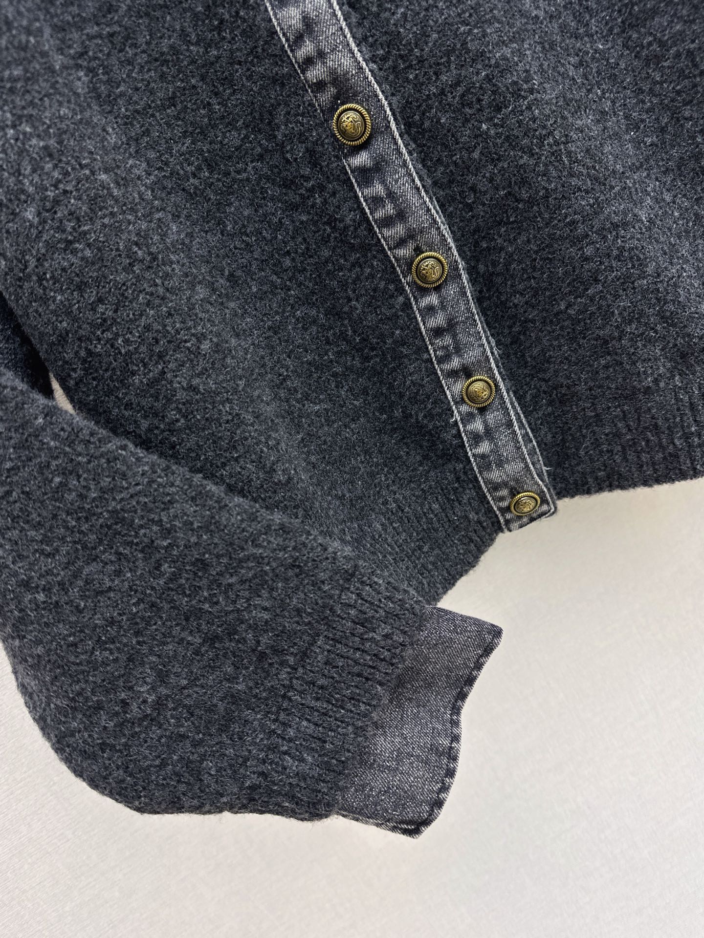 Fend 25fw contrast denim polo sweater