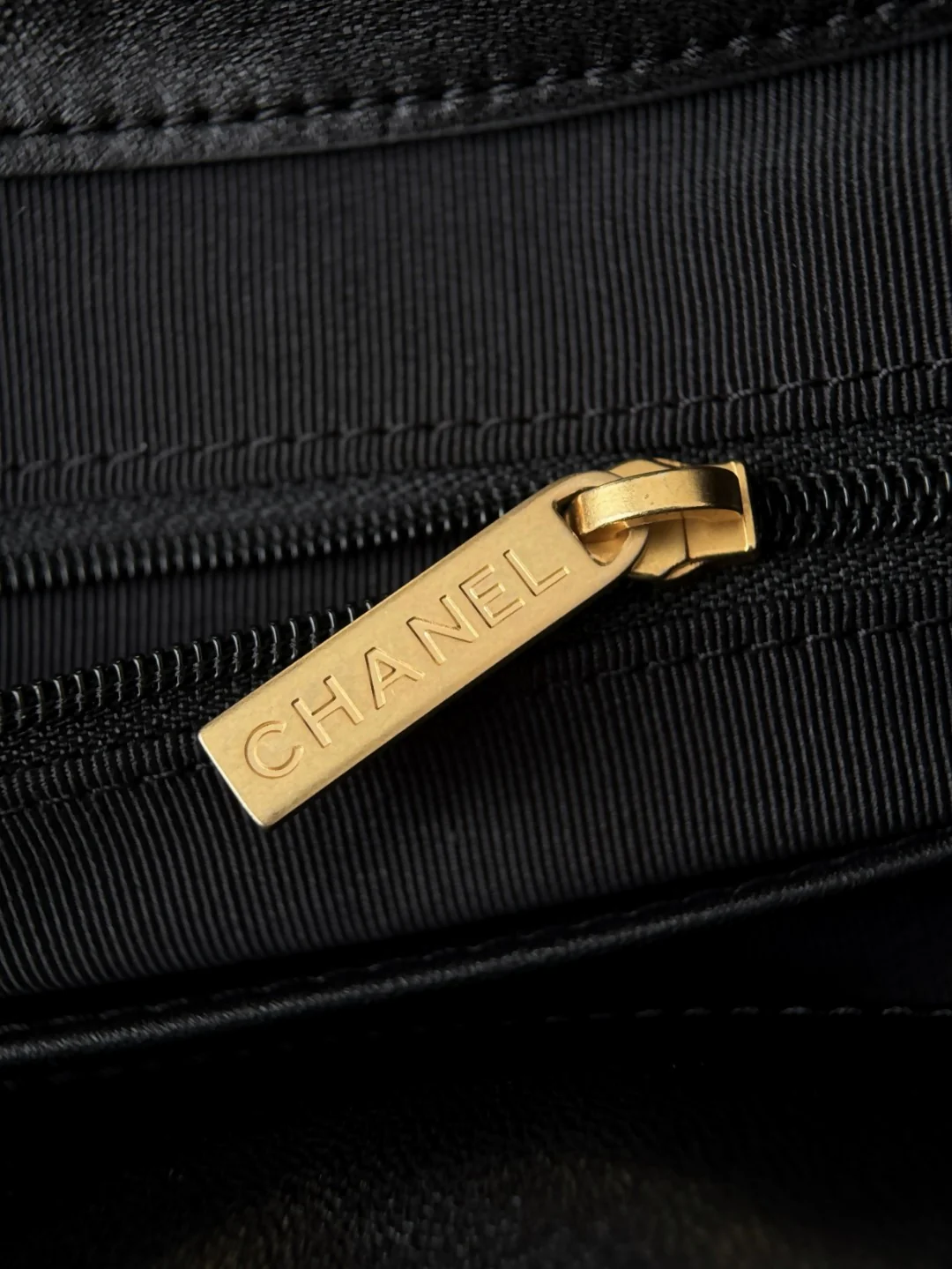 Chan 26C hobo handbag