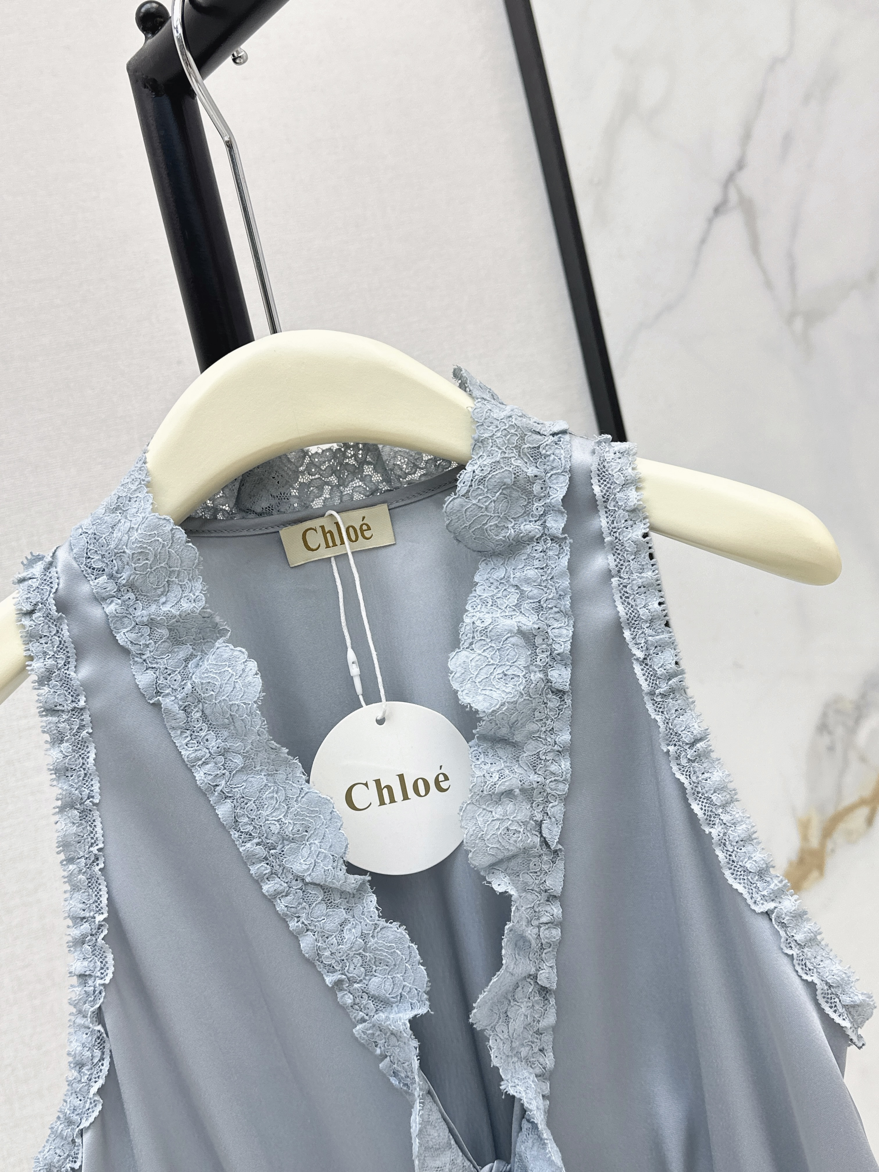 Chol 26ss lace v-neck top