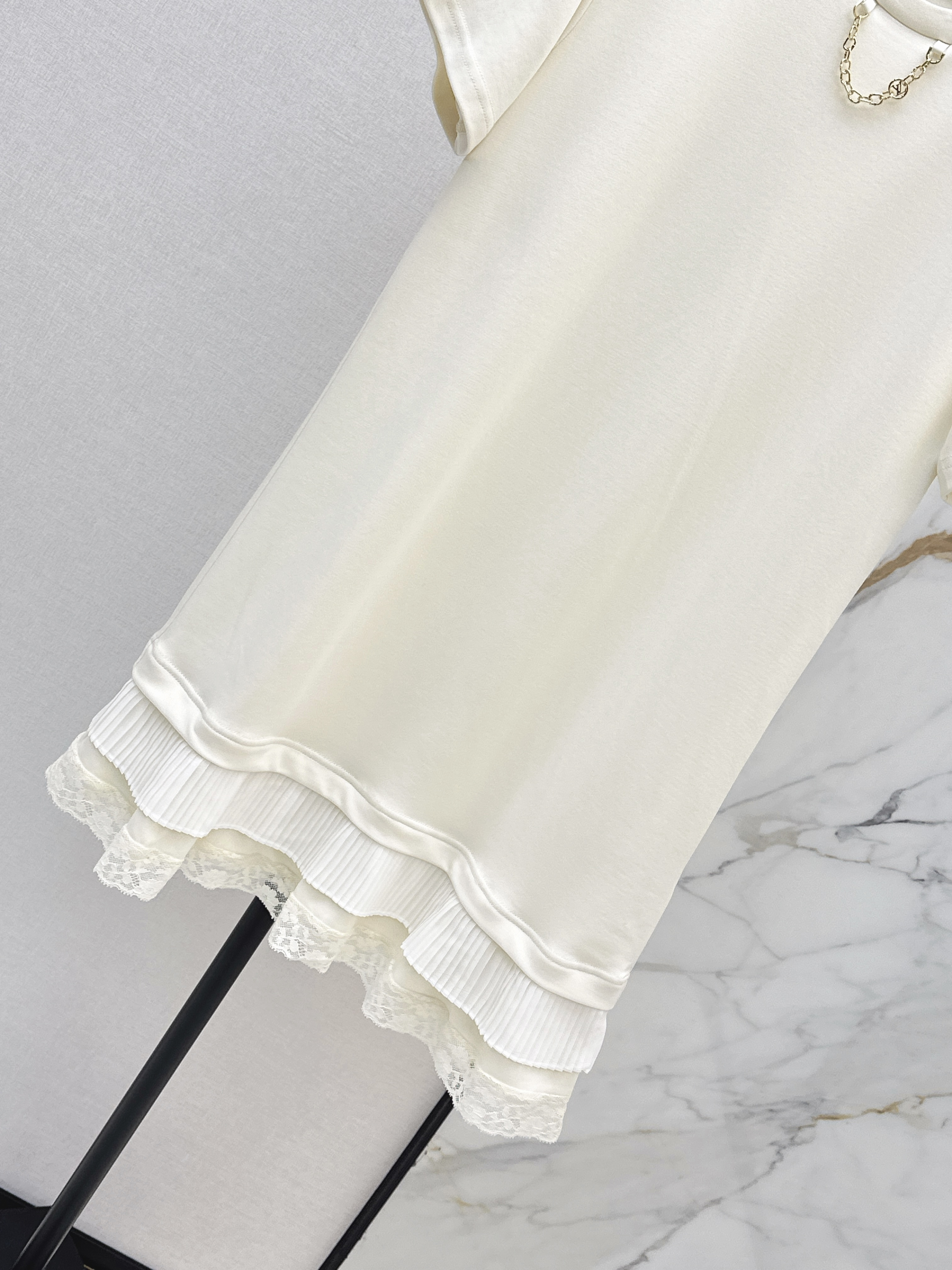Loui 26ss contract lace dress