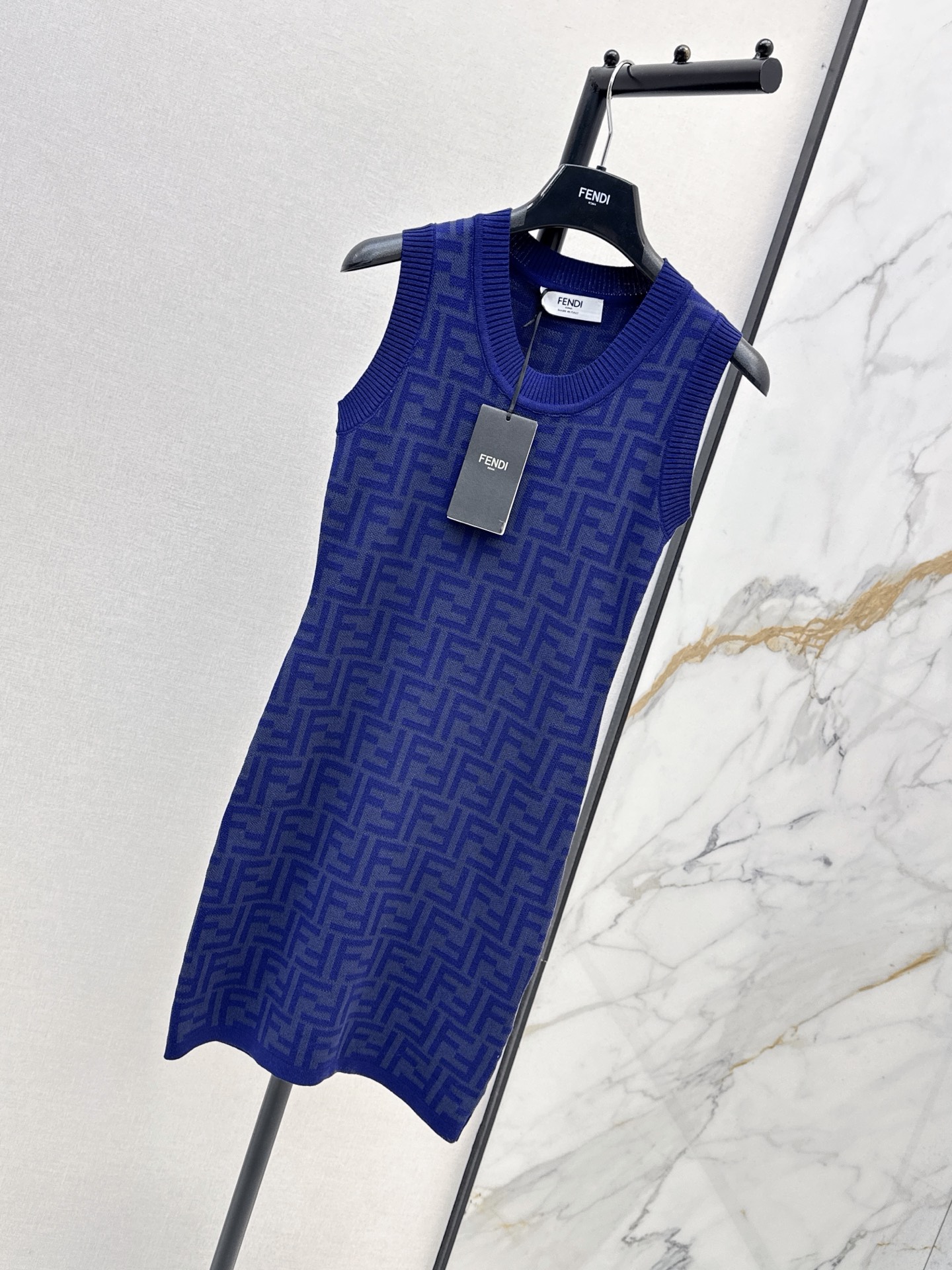 Fen 26ss sleeveless knit dress