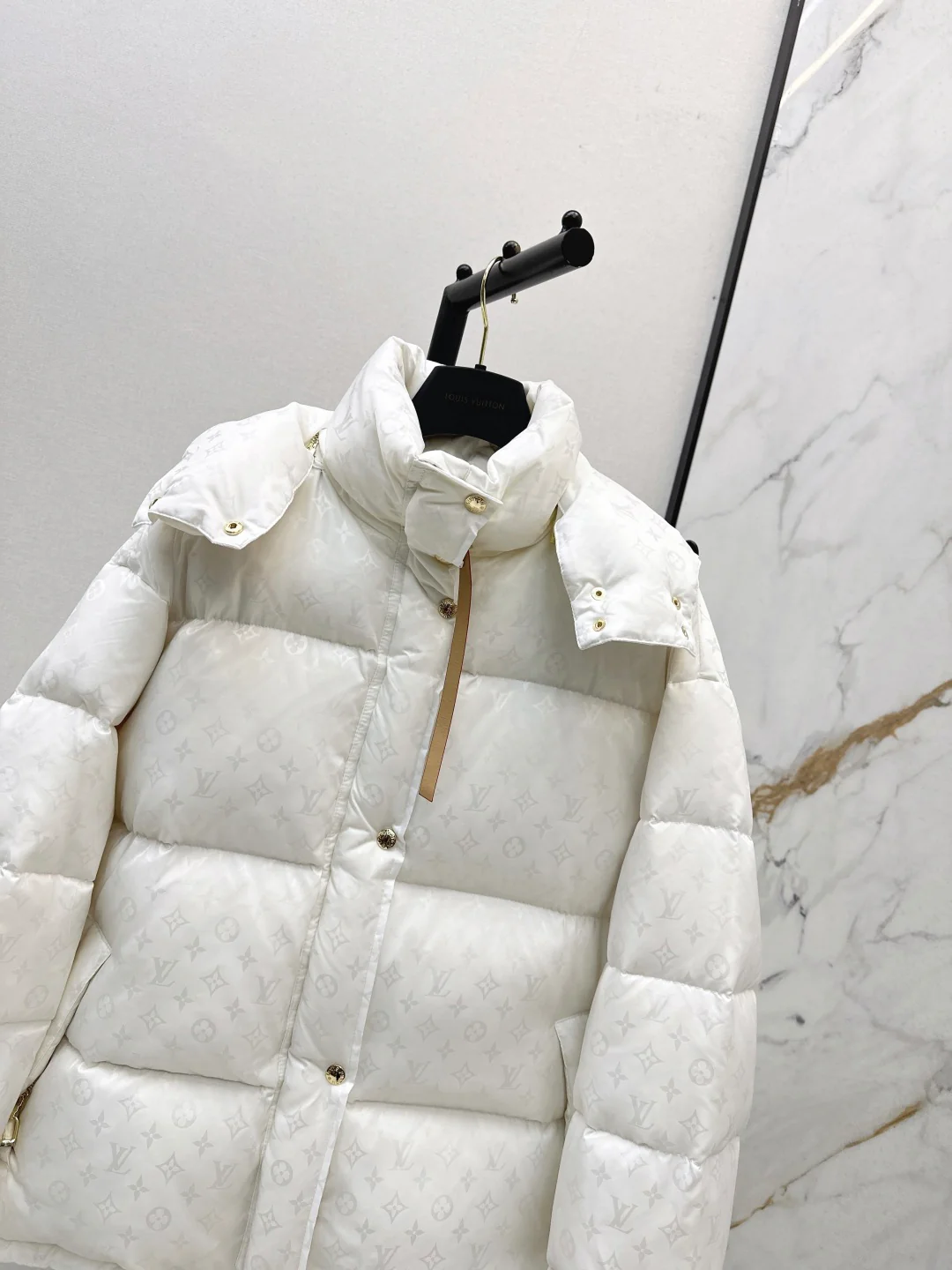 Loui 25fw down jacket