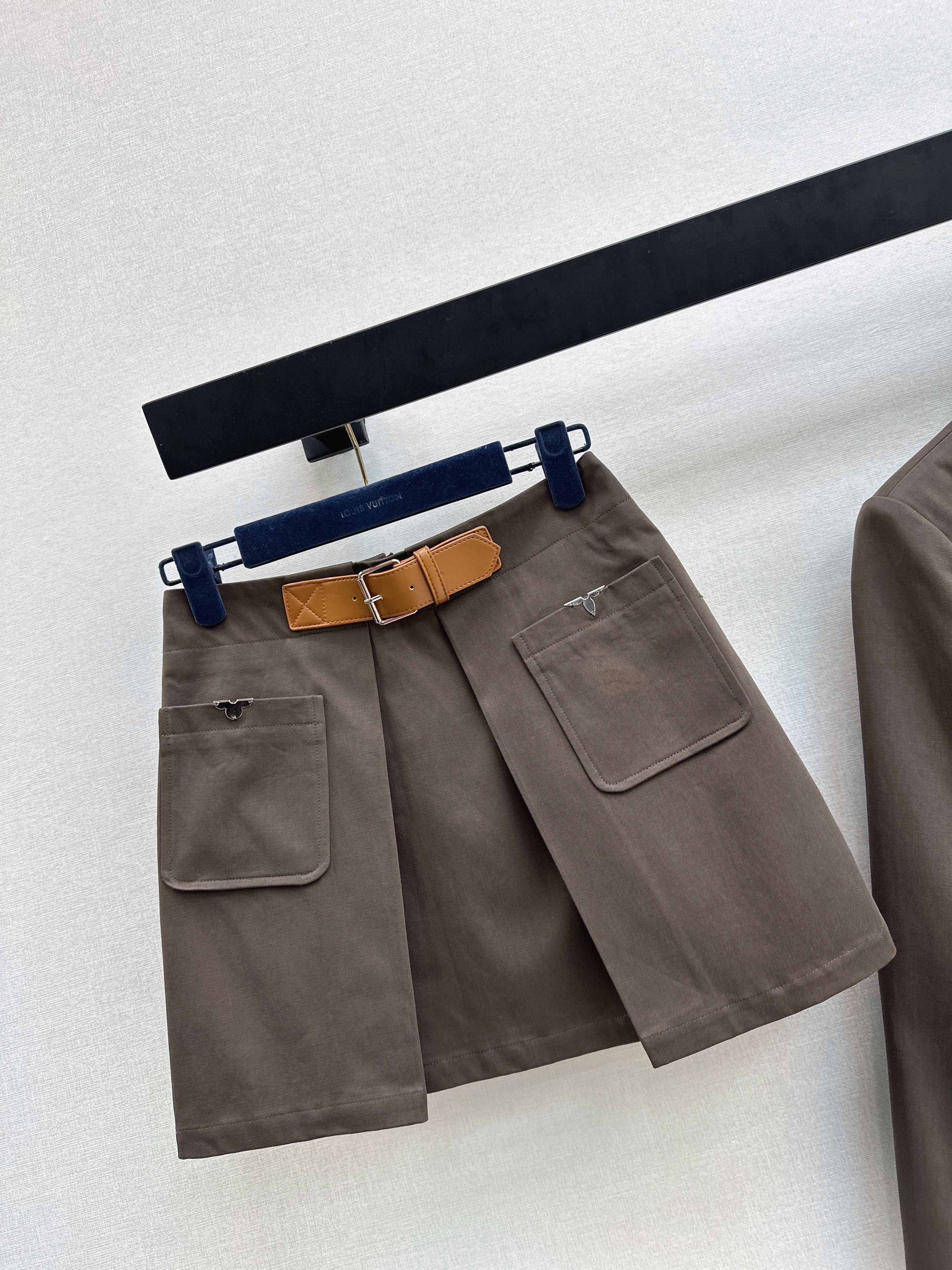 Loui 26ss belted blazer