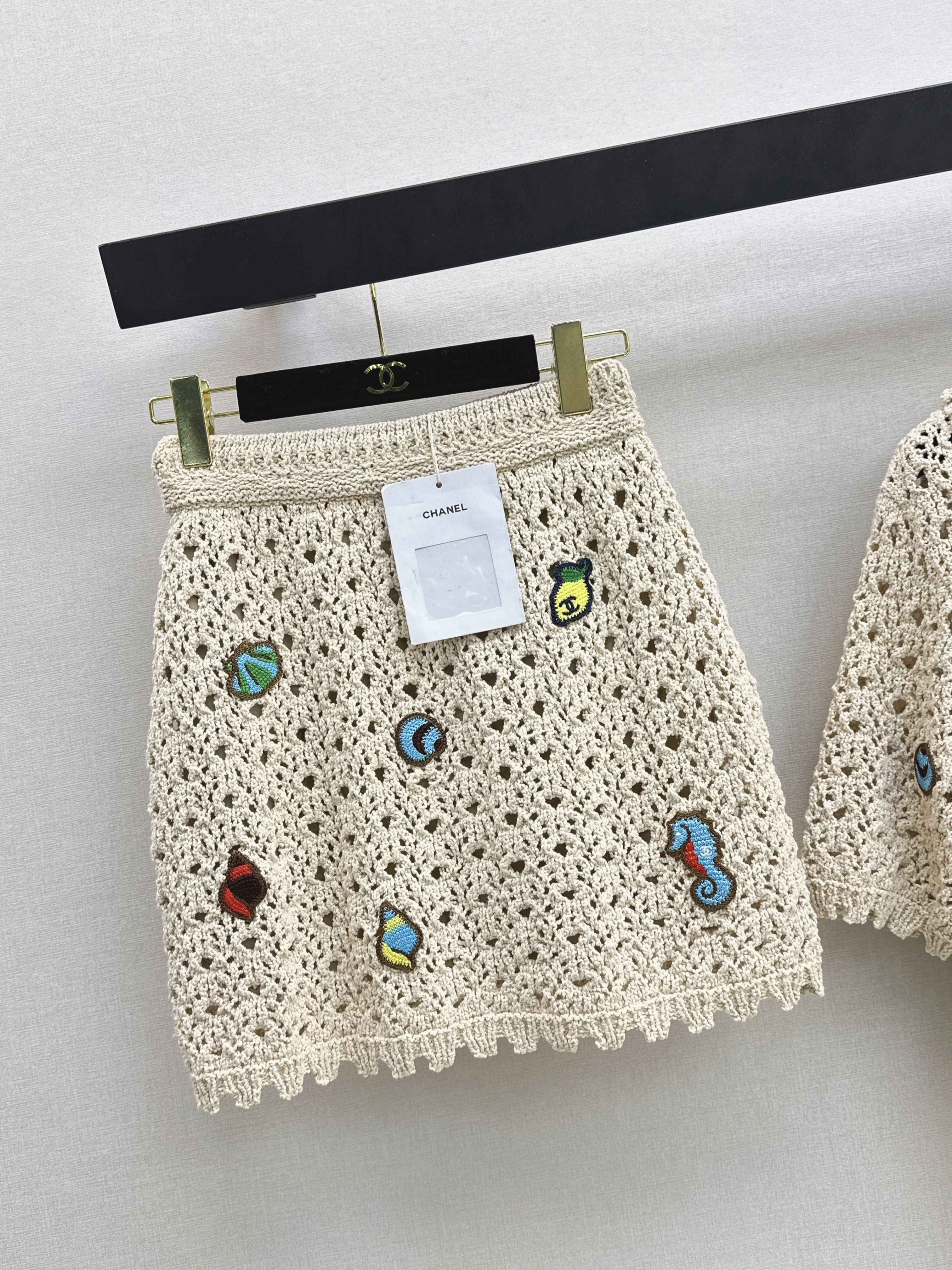 Chan 26ss beach embroidery skirt